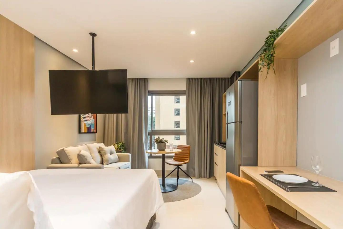 Queen Suite - Photo 1