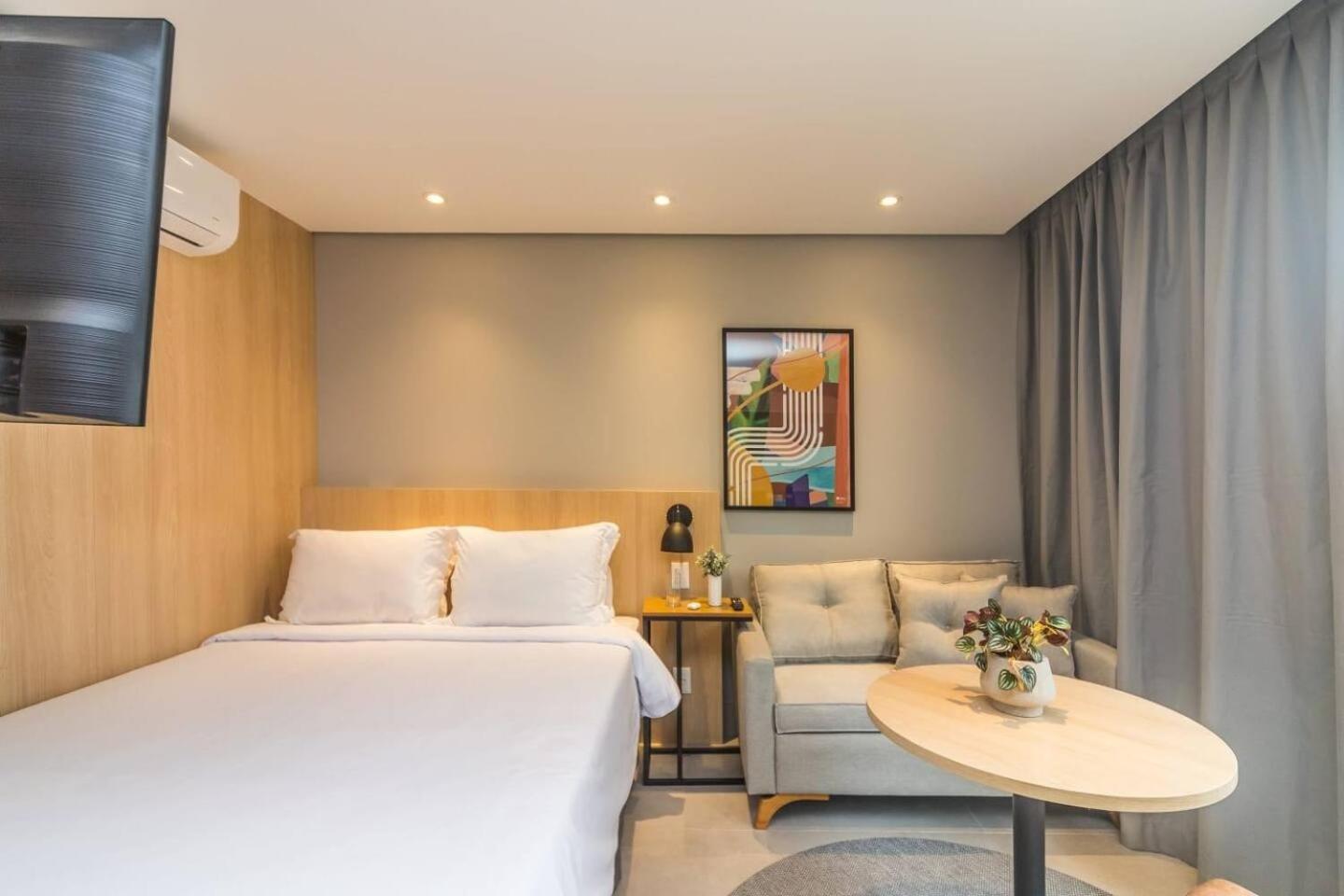 Superior Suite - Photo 12
