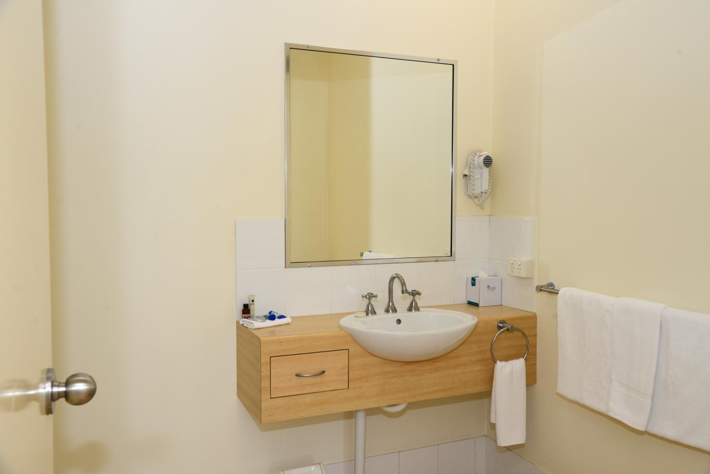 Standard Twin Room photo 3