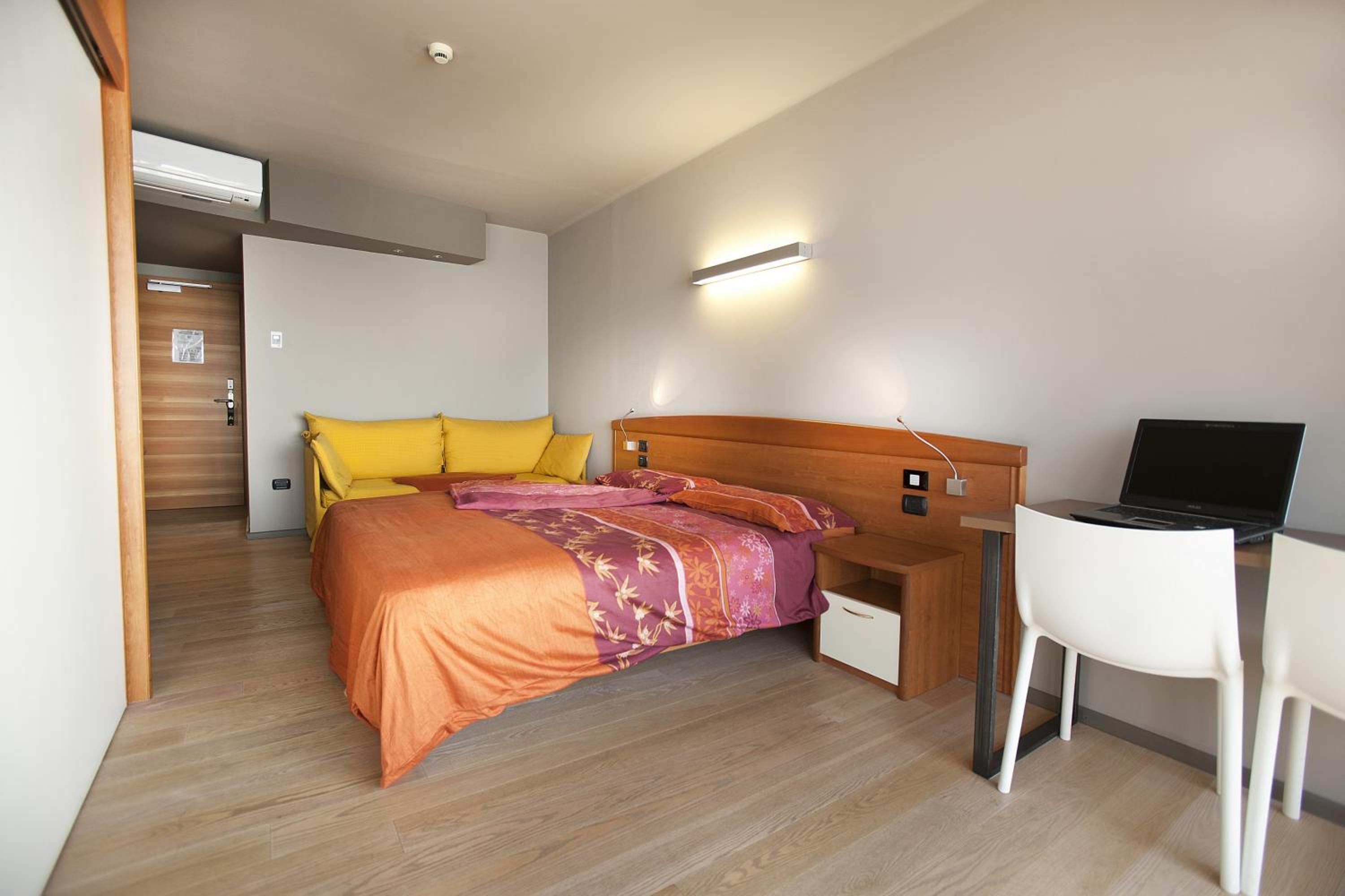 Double Room with Lake View photo 2