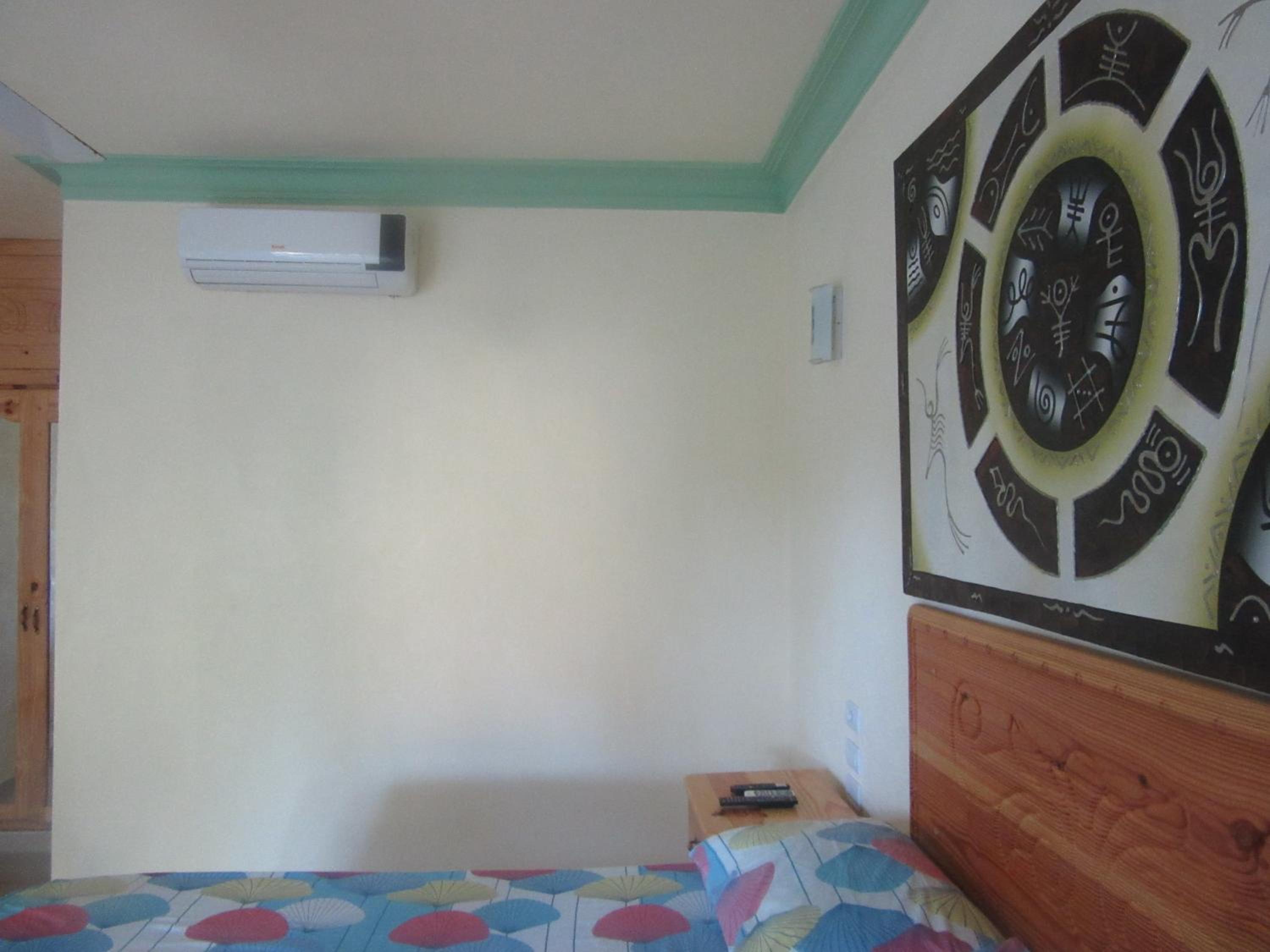 Queen Room with Two Queen Beds photo 2