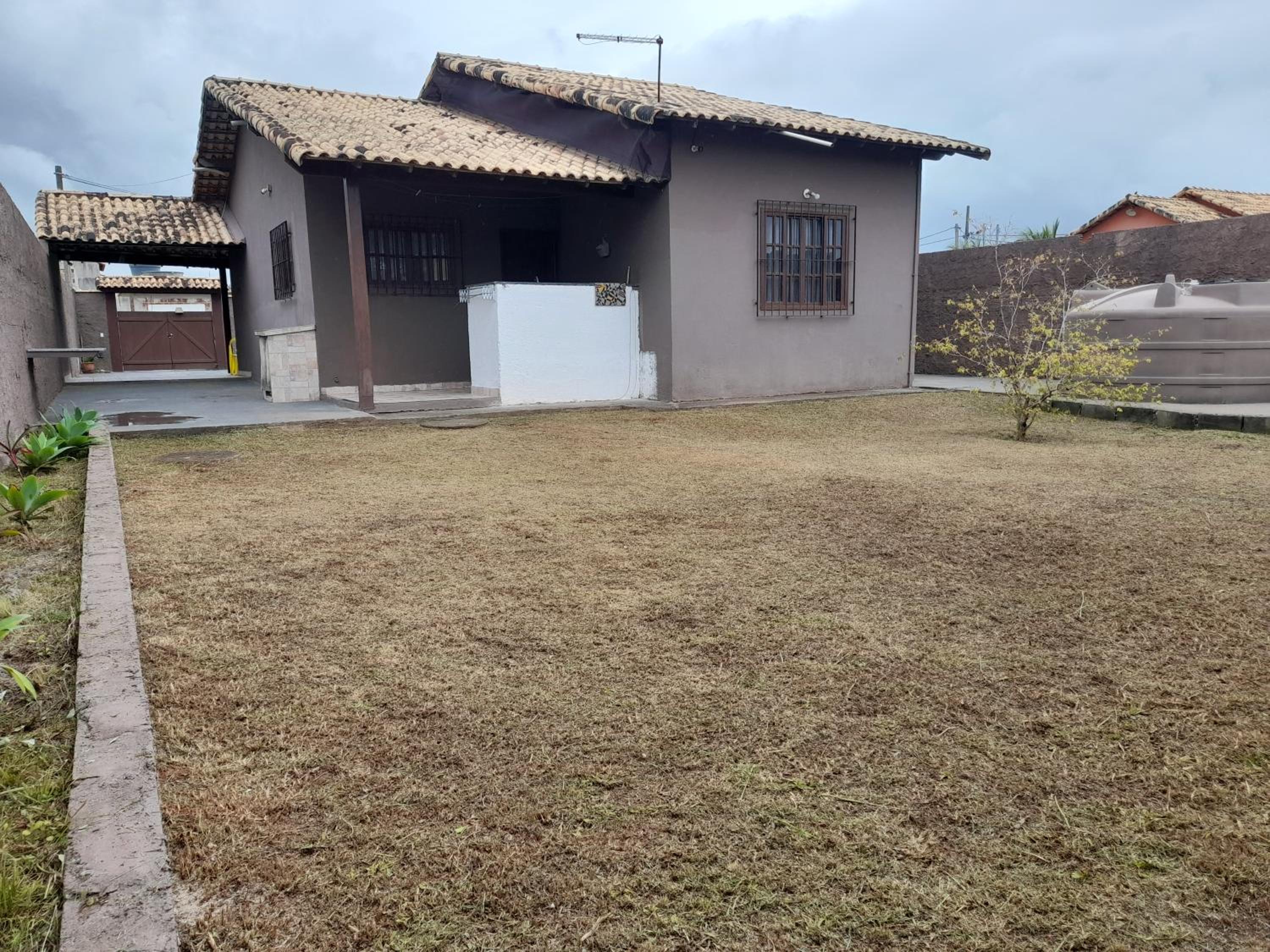 Three-Bedroom House photo 2