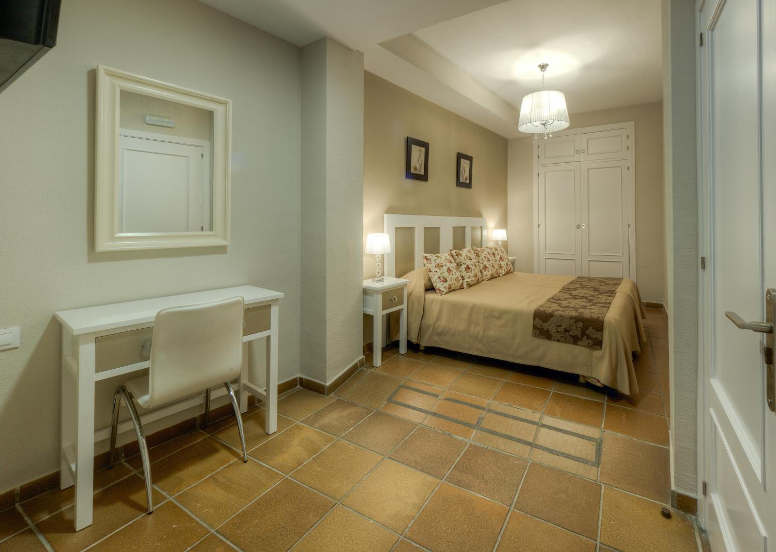 Double or Twin Room photo 3