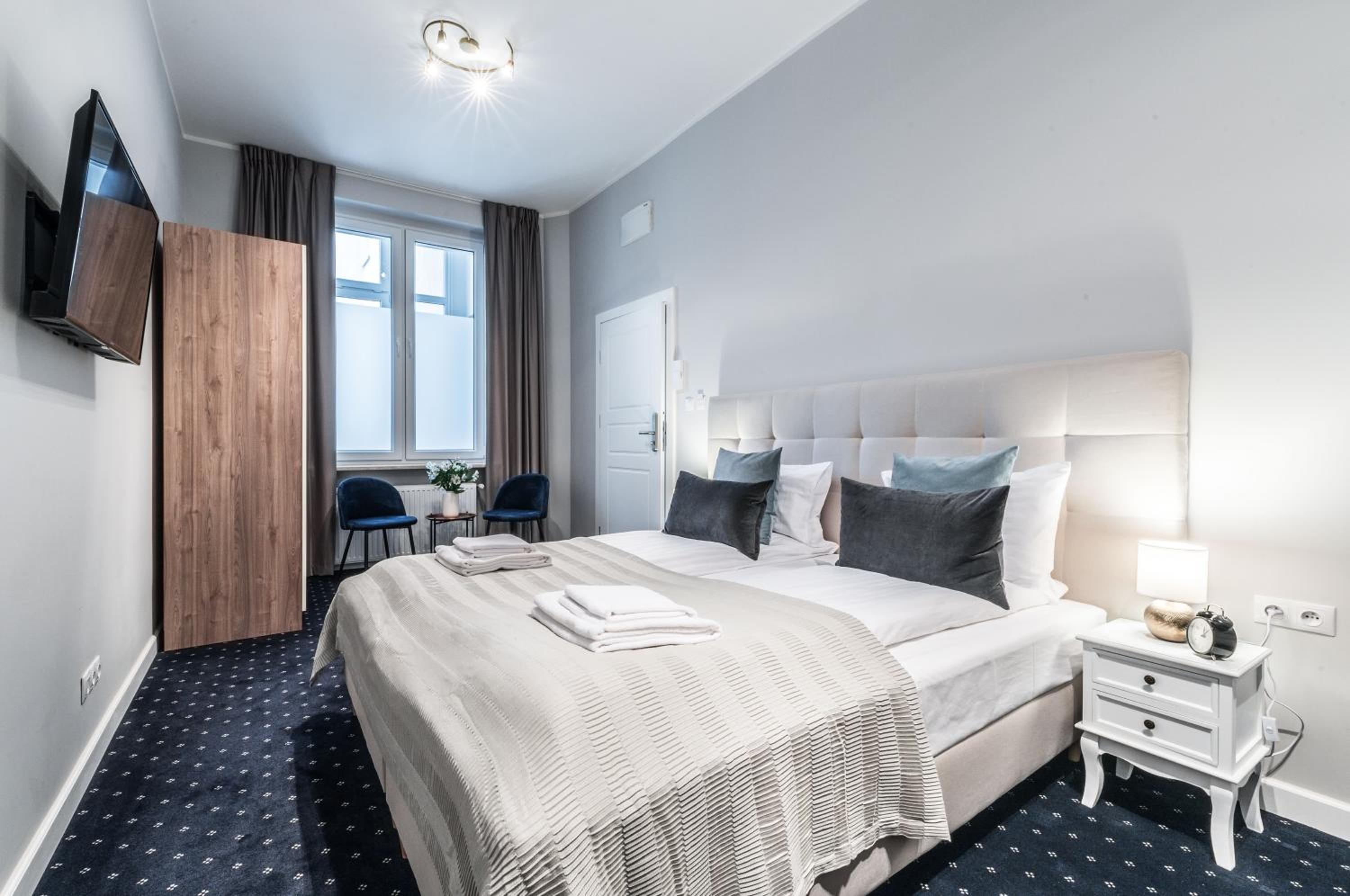 Budget Double Room - Photo 3