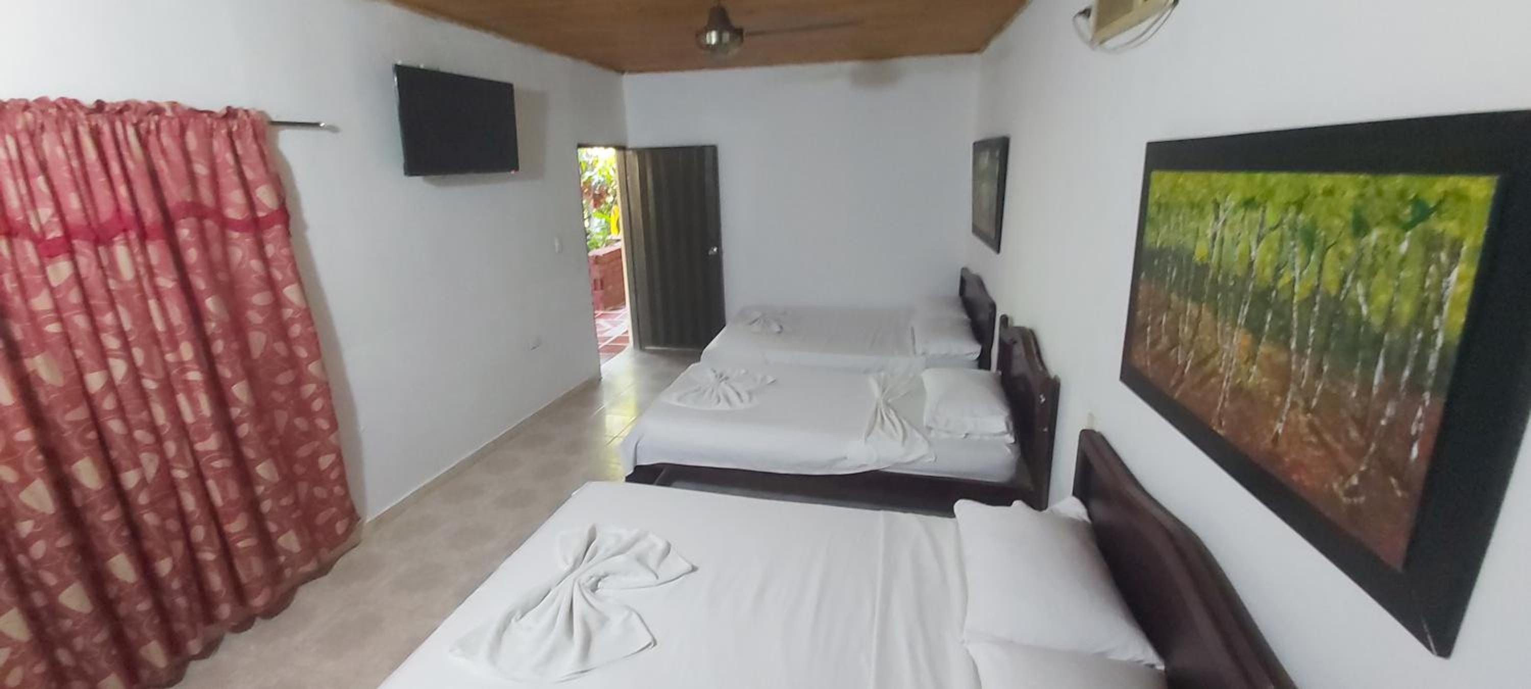 Basic Triple Room with Shared Bathroom