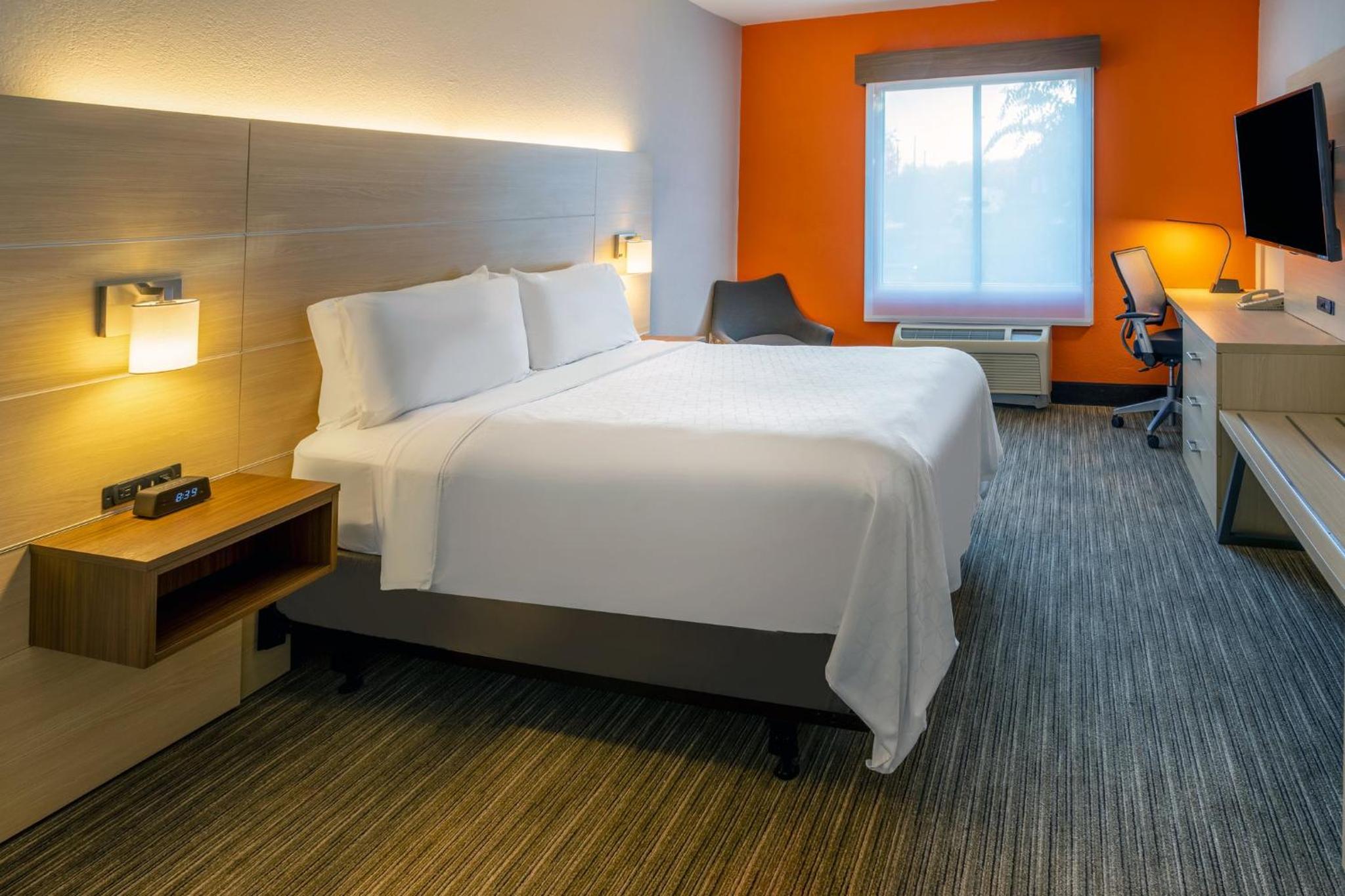 Standard Queen Room - Communications Access - Photo 2