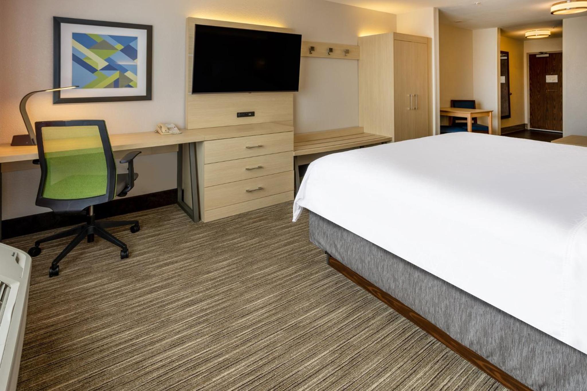 King Suite - Photo 3