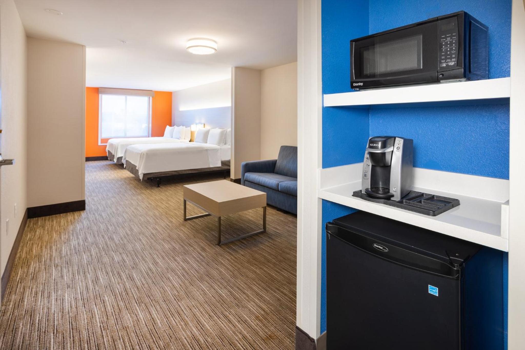 Holiday Inn Express Hotel & Suites Salisbury - Delmar by IHG