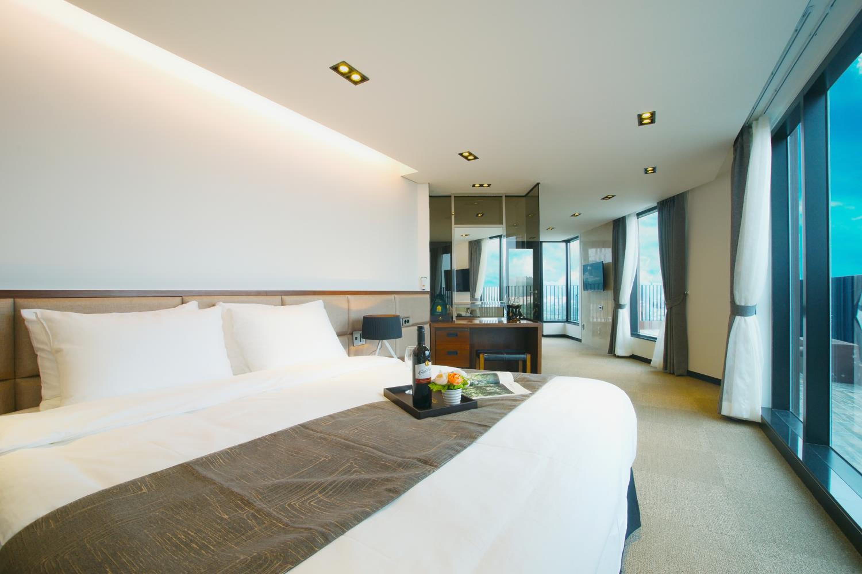 Suite with Balcony