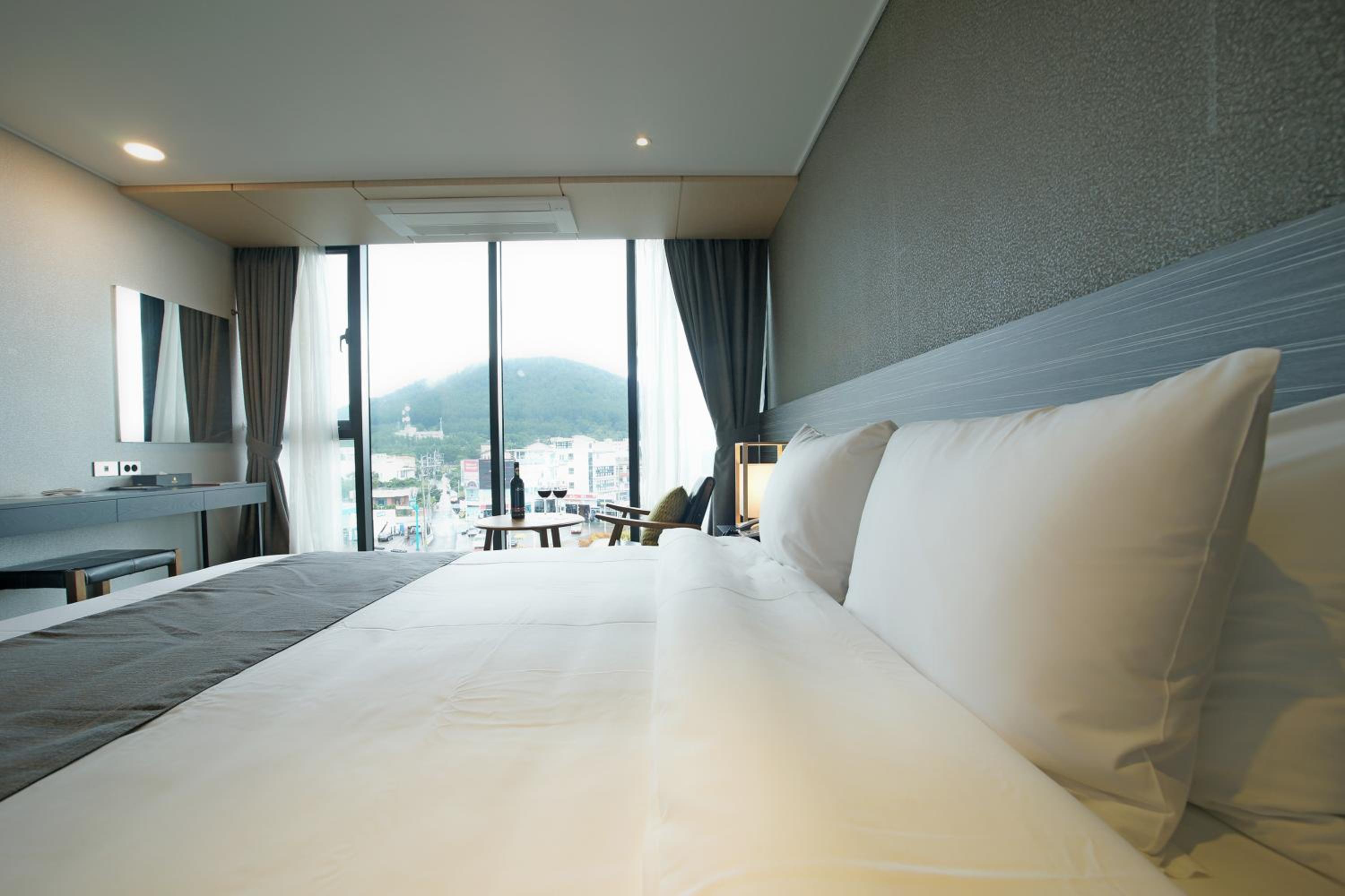 Deluxe Double Room photo 2