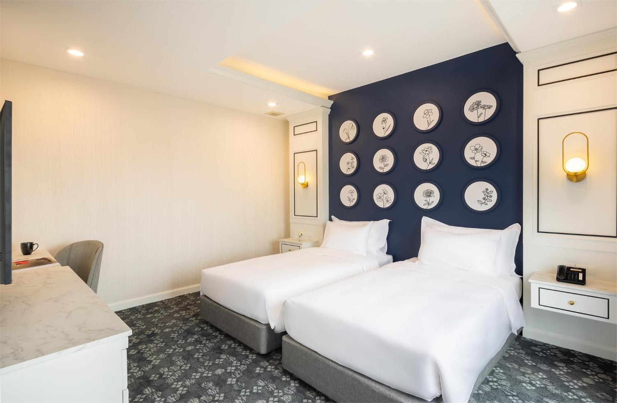 Deluxe Double or Twin Room with Balcony - Photo 3