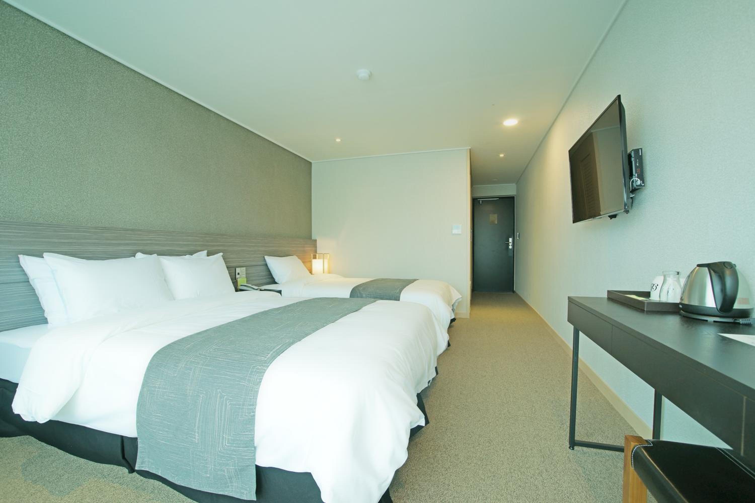 Deluxe Twin Room photo 3