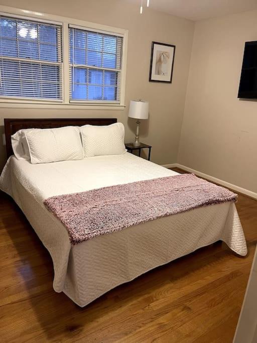 Three-Bedroom House photo 2