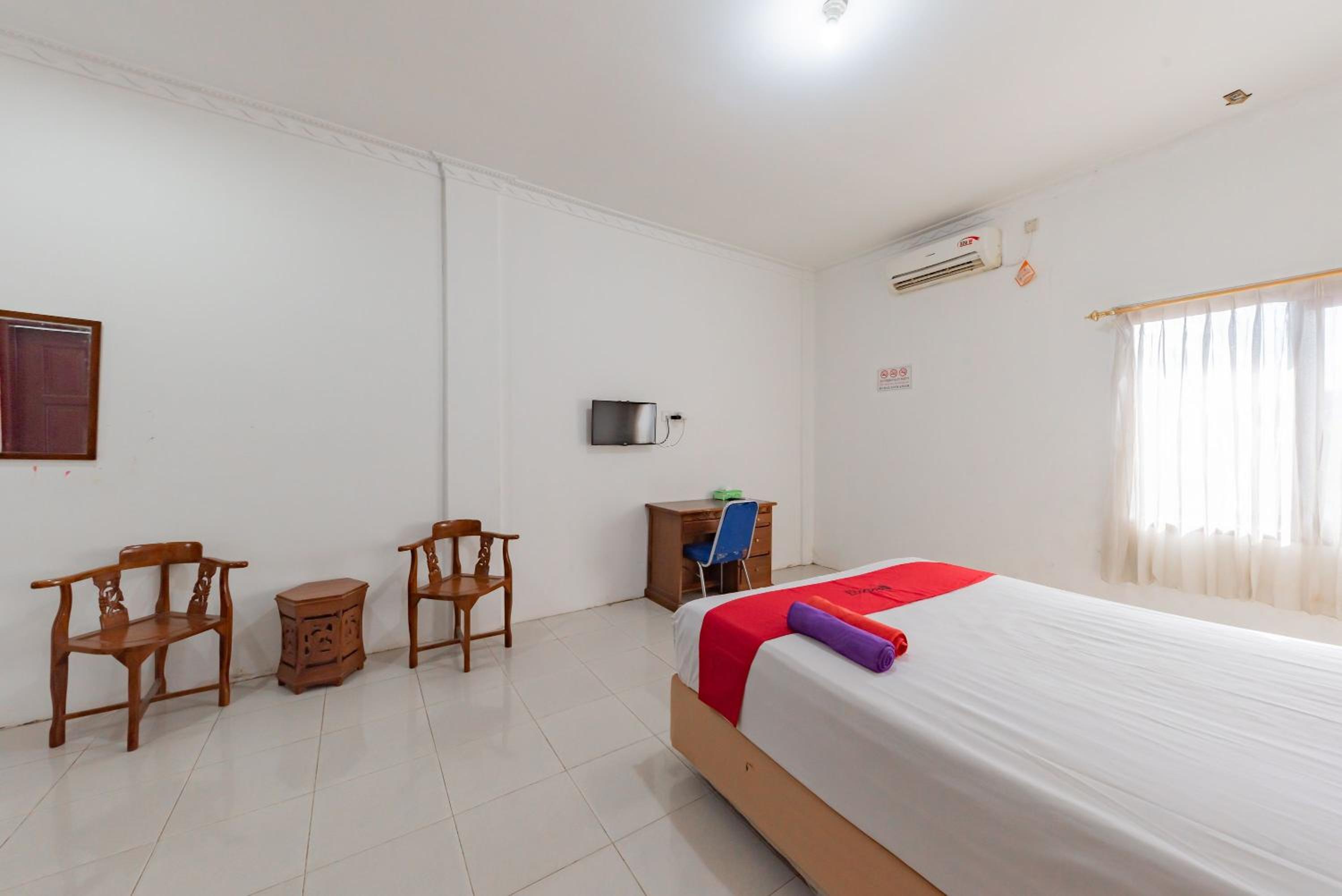 Budget Double Room photo 2