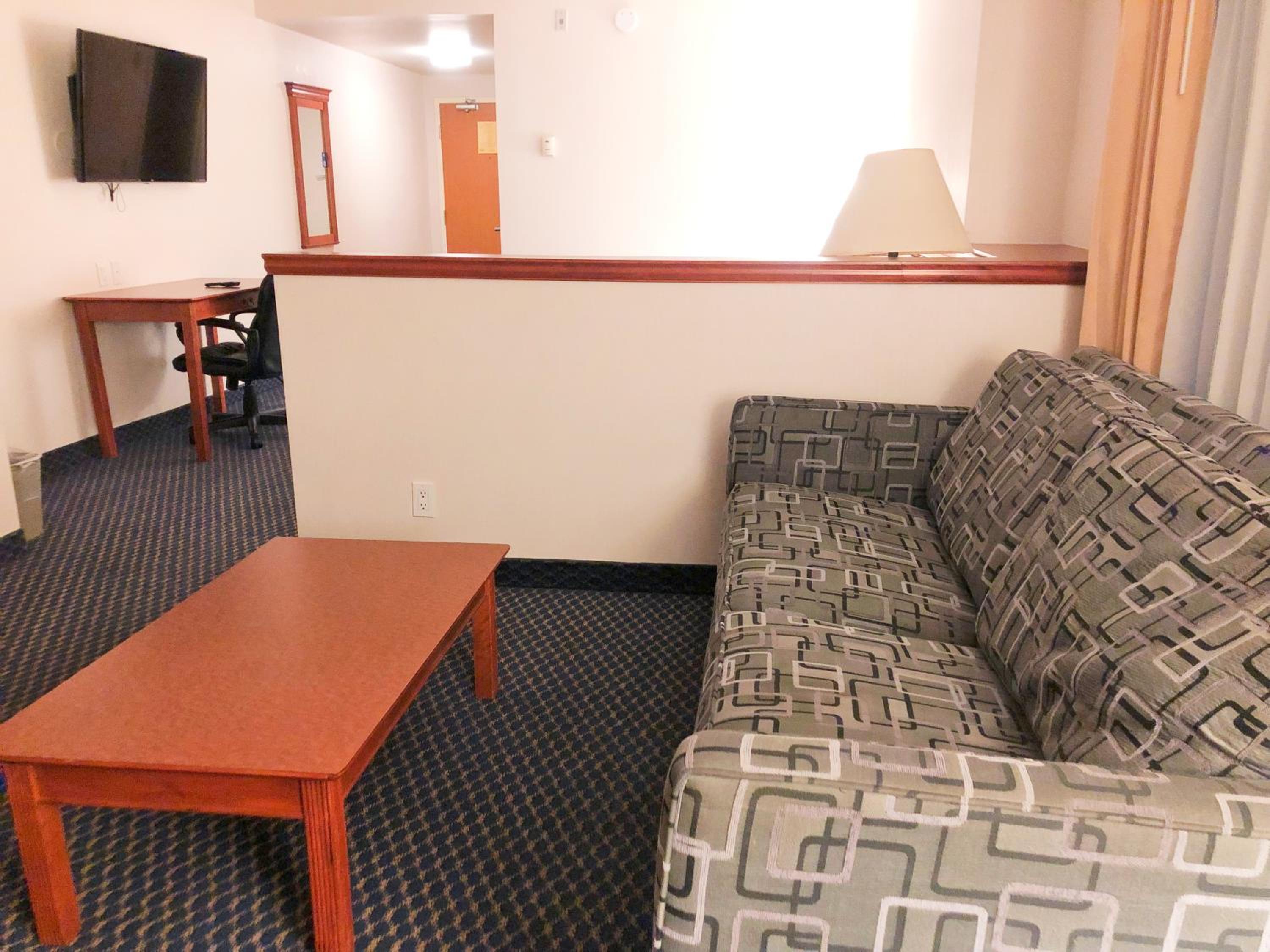 King Room with Sofa Bed photo 1