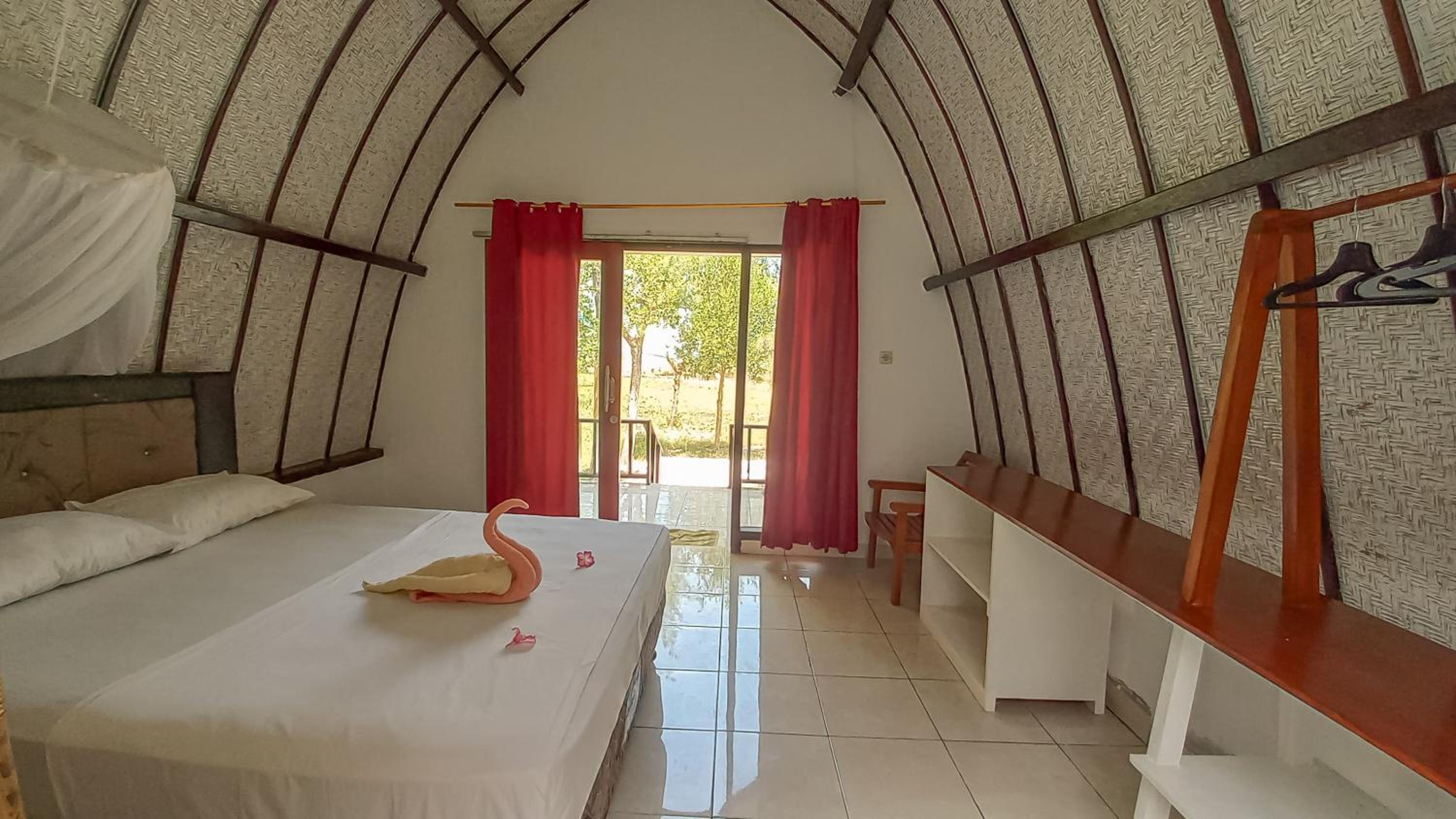 Bungalow with Sea View - Photo 13