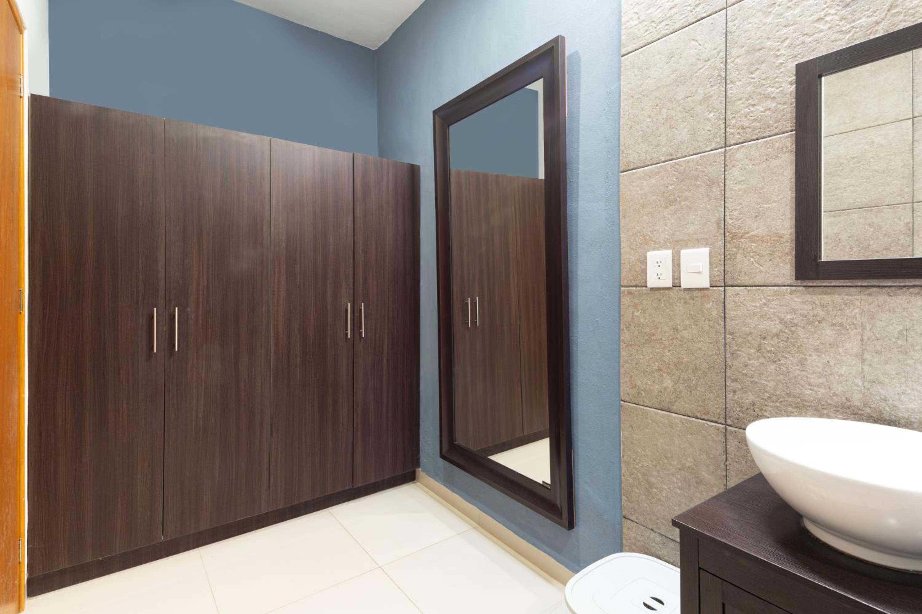 Three-Bedroom House - Photo 5