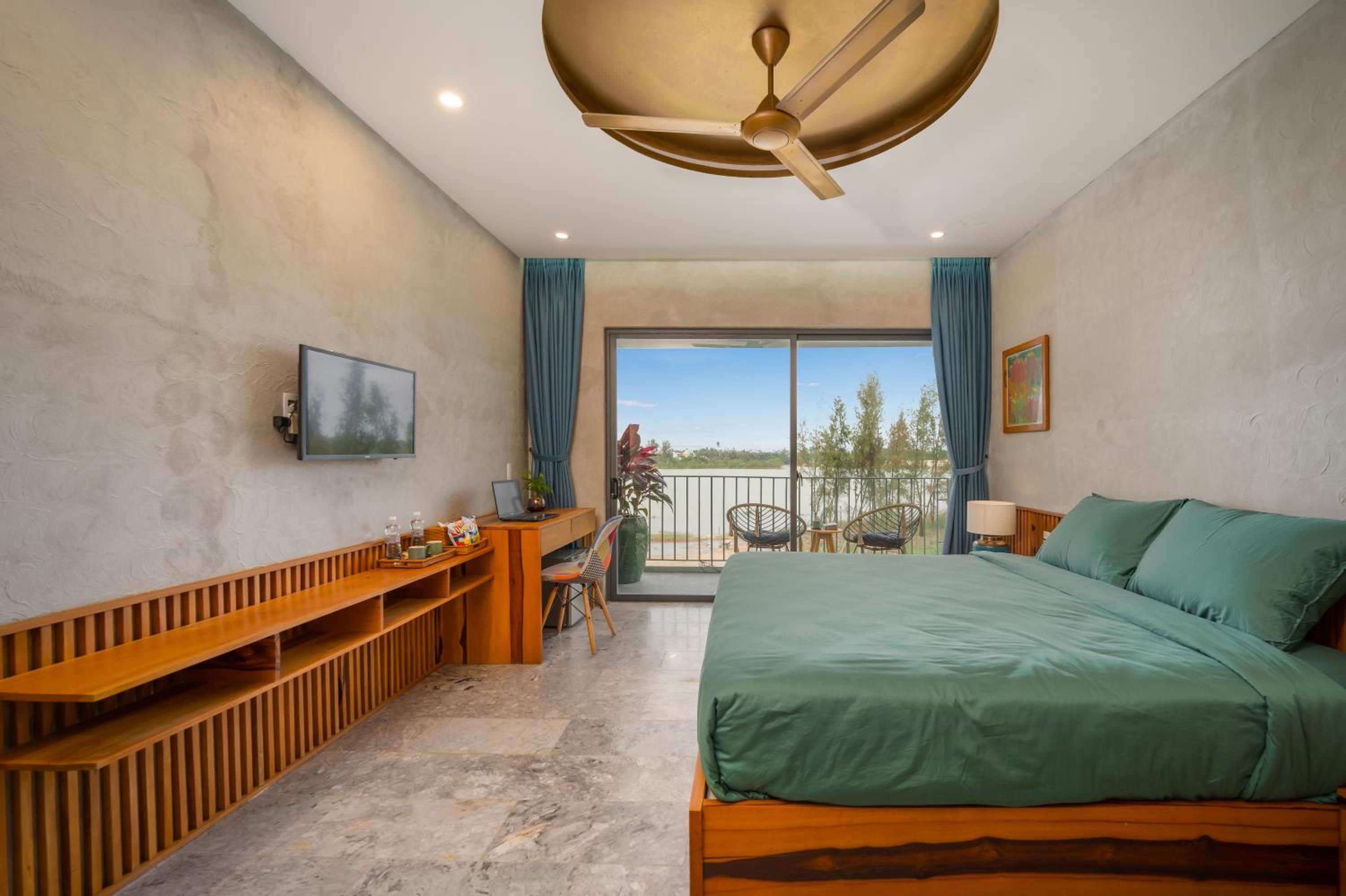 Deluxe Double Room with Balcony