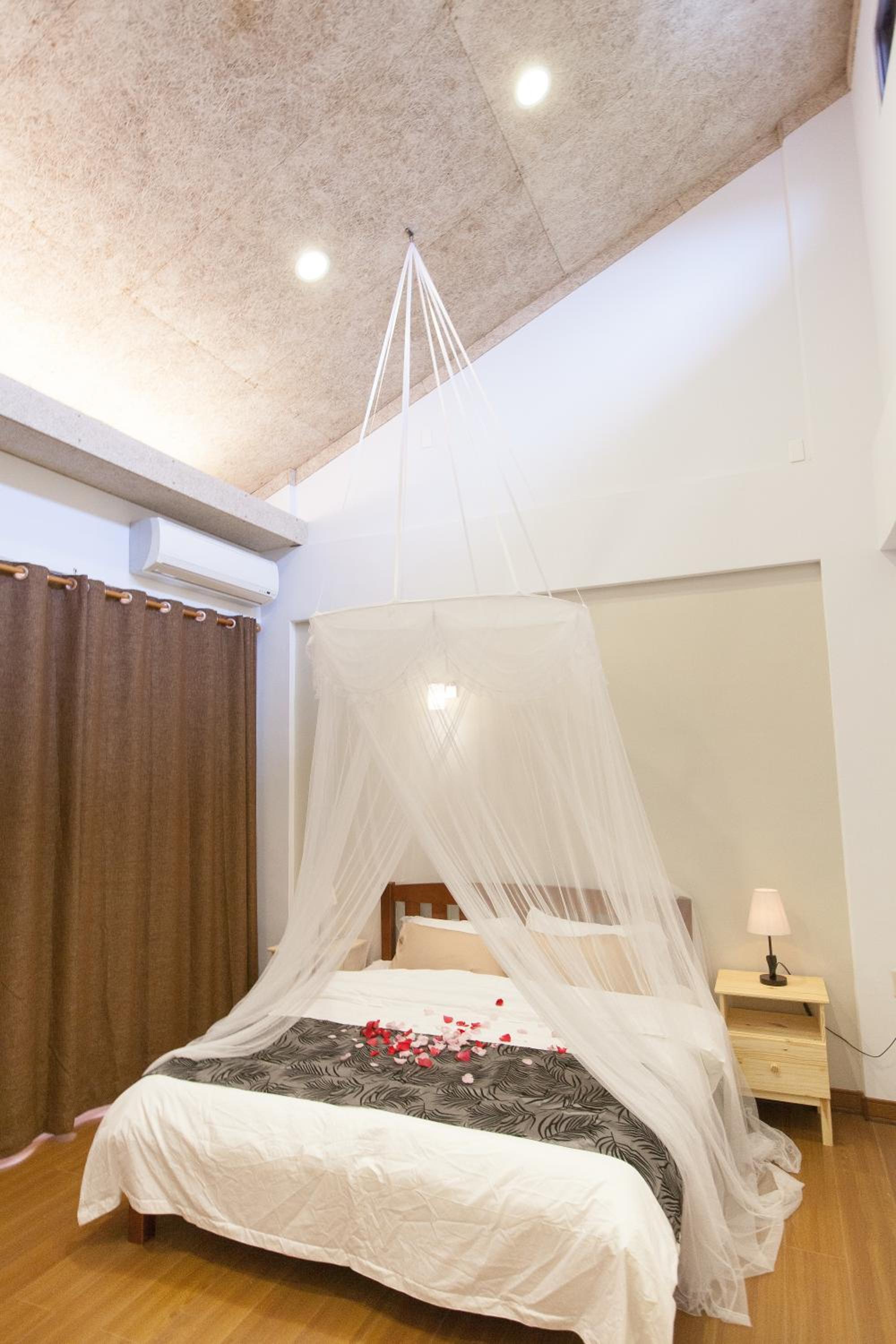 King Room with Lake View