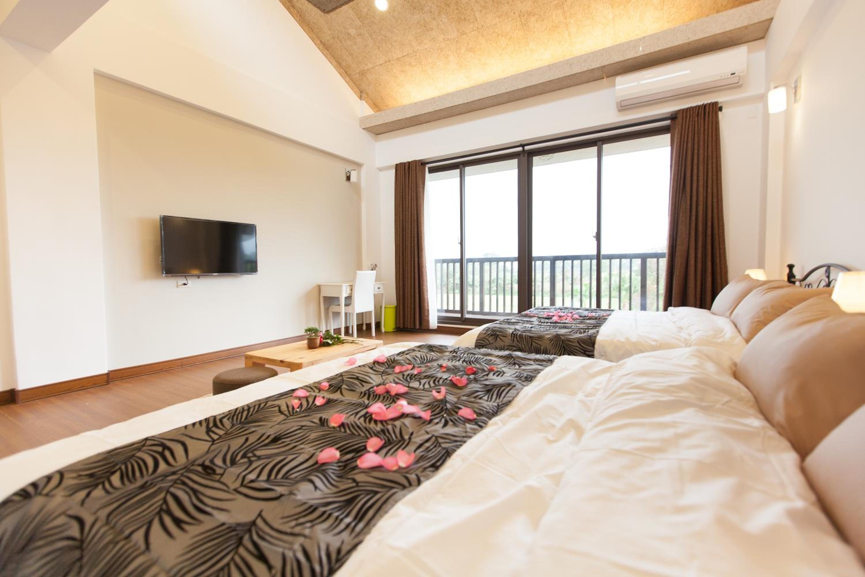 Quadruple Room with Lake View