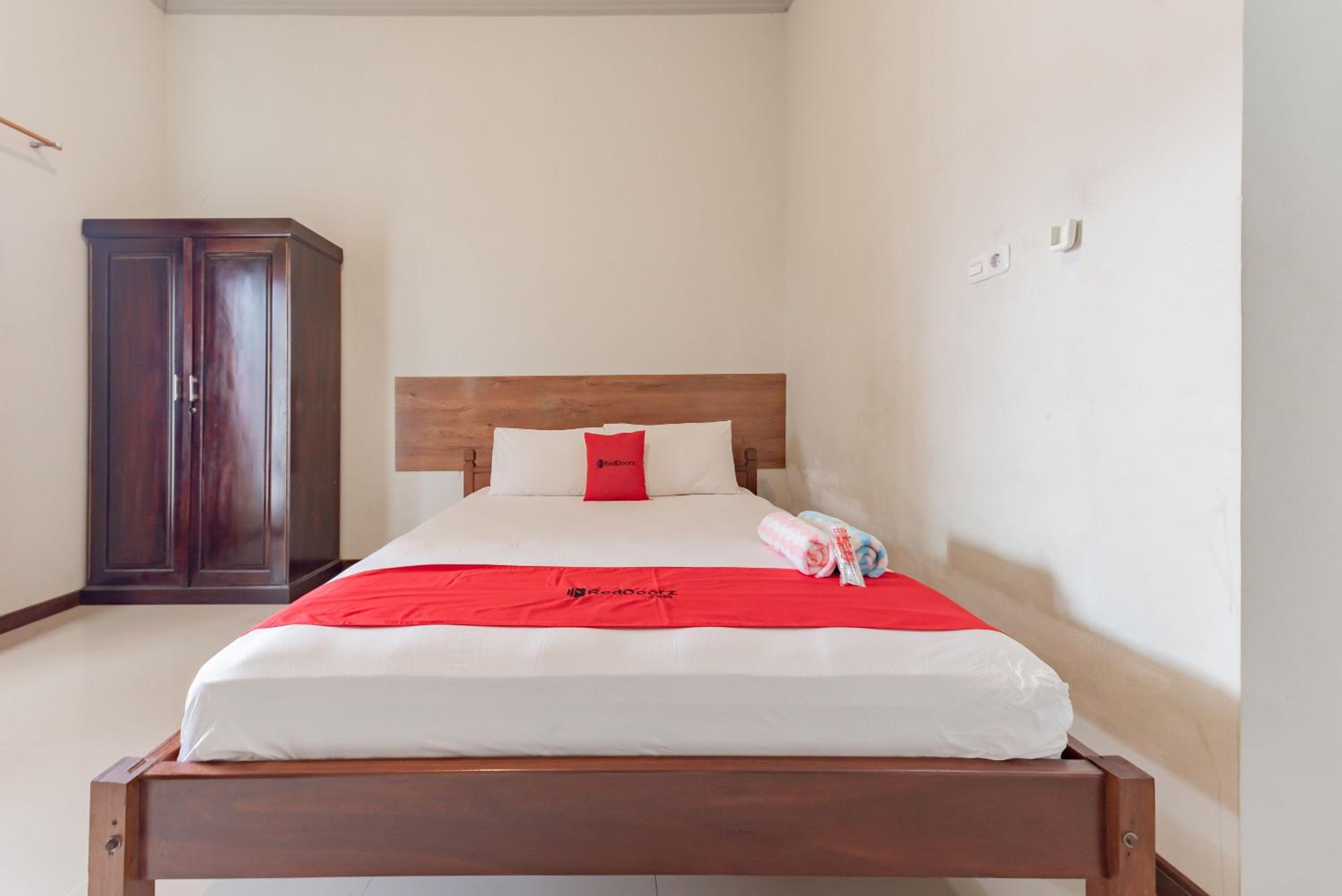 Deluxe Room - Photo 3