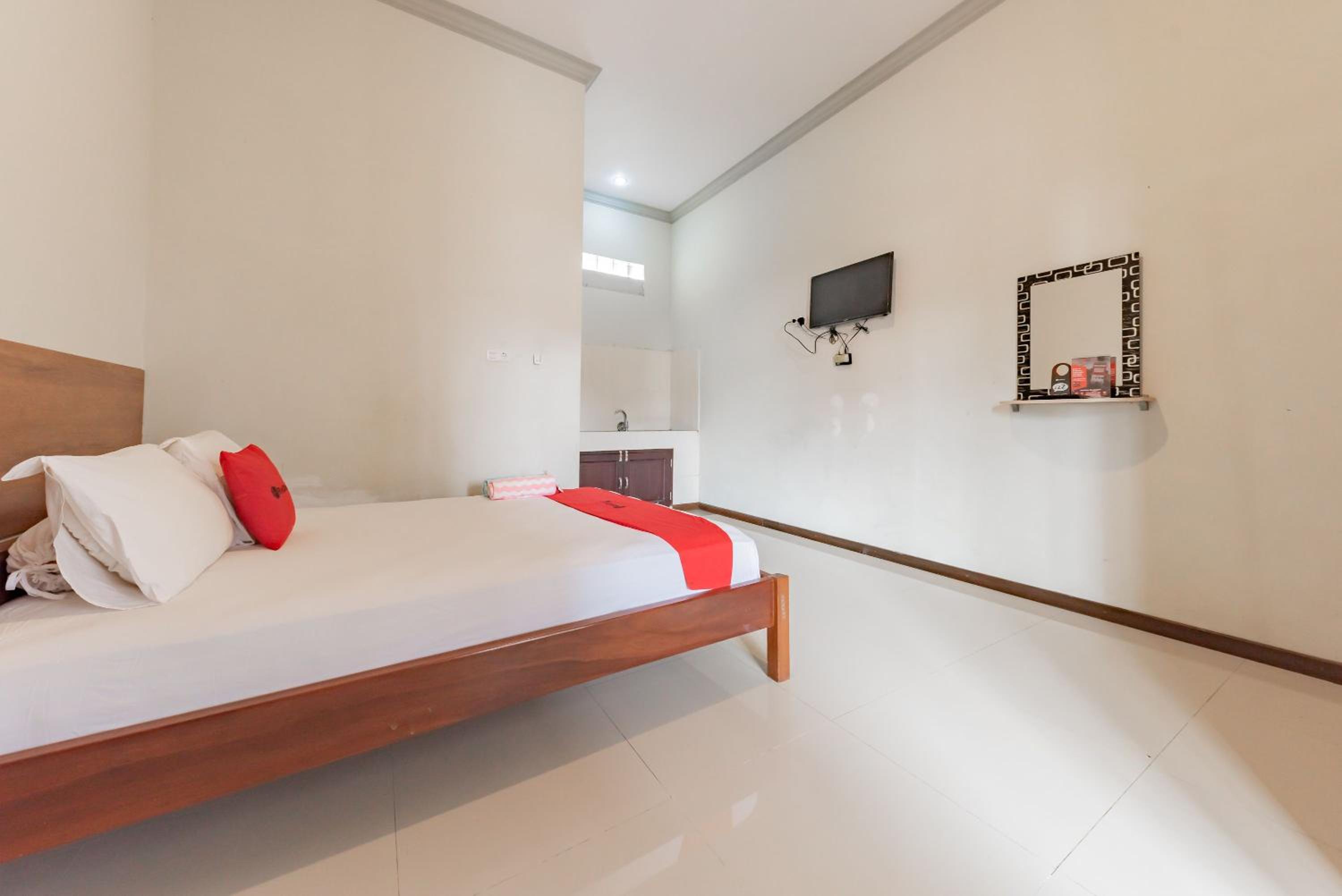 Deluxe Room - Photo 2