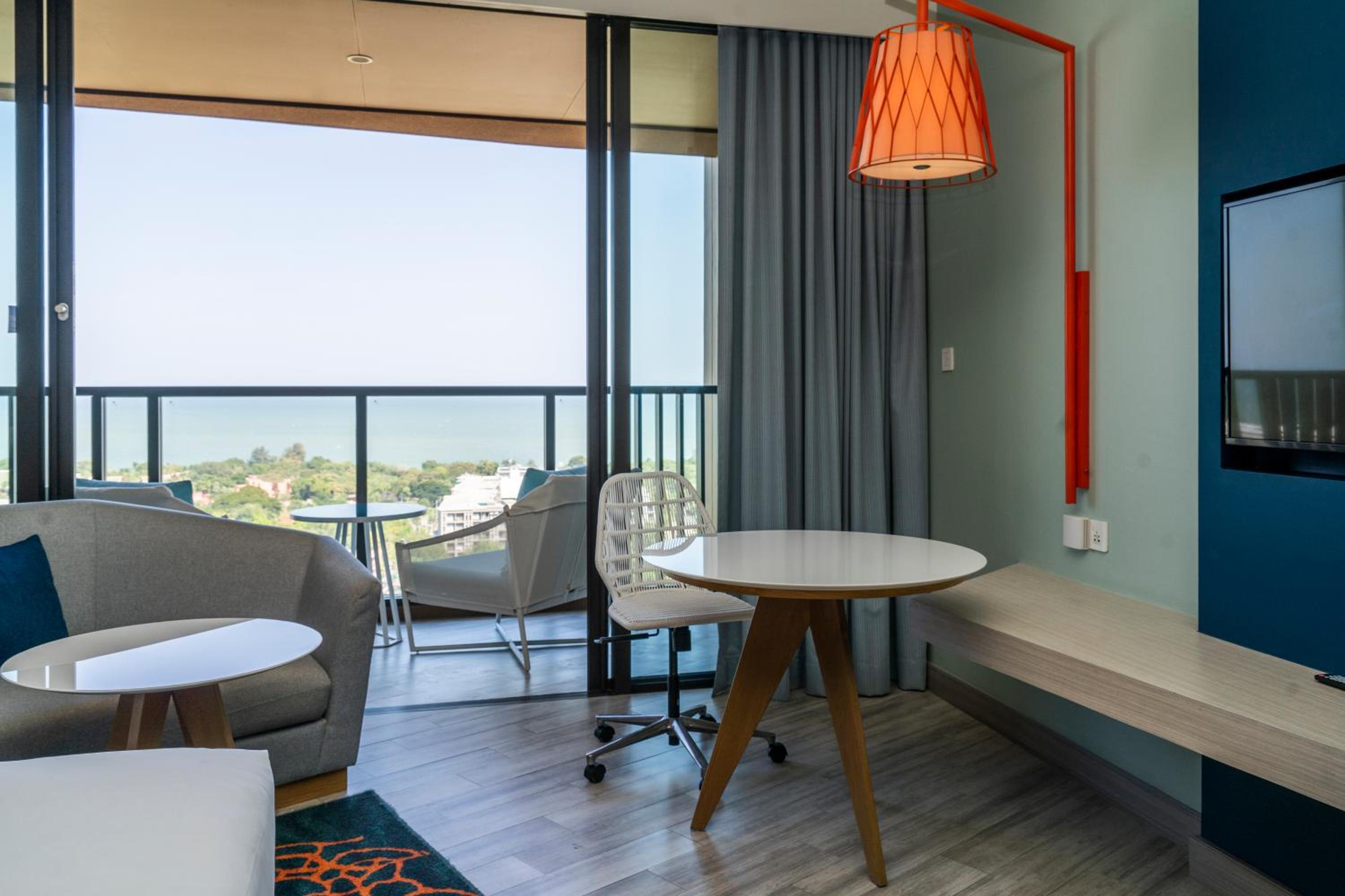Standard Twin Room with Ocean View thumbnail 5