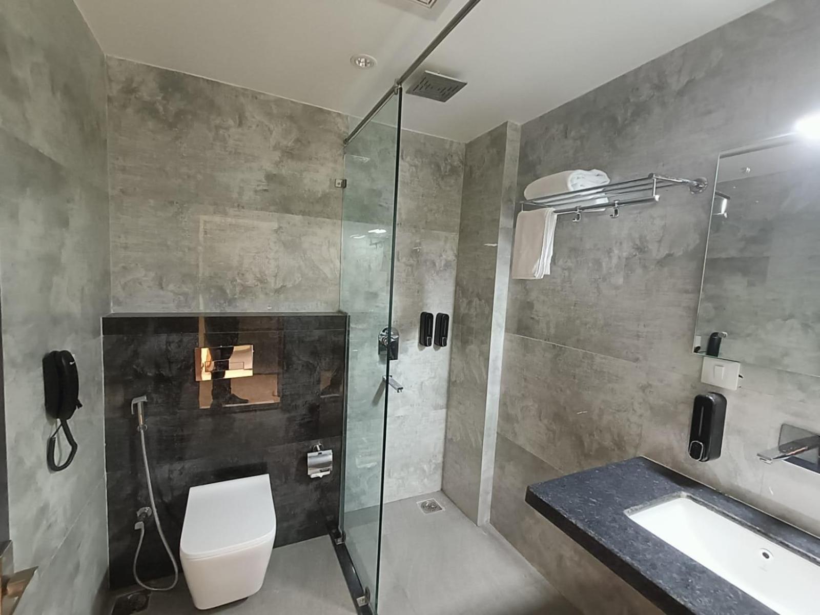Standard Double Room - Photo 2