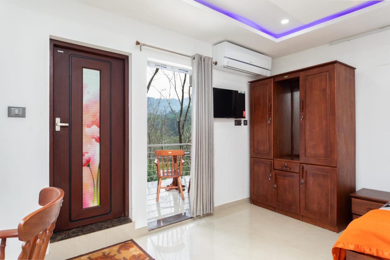 Double or Twin Room photo 1