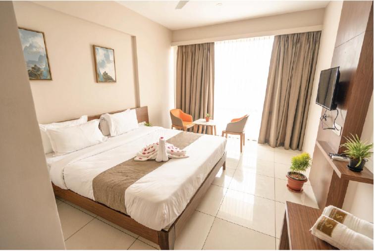 Deluxe Double Room with Balcony photo 1