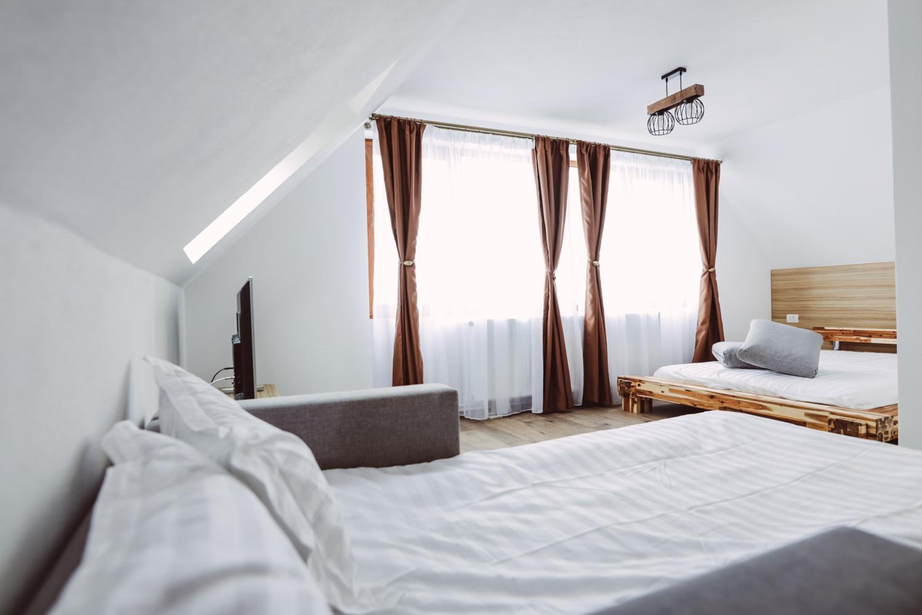 Quadruple Room with Mountain View photo 2