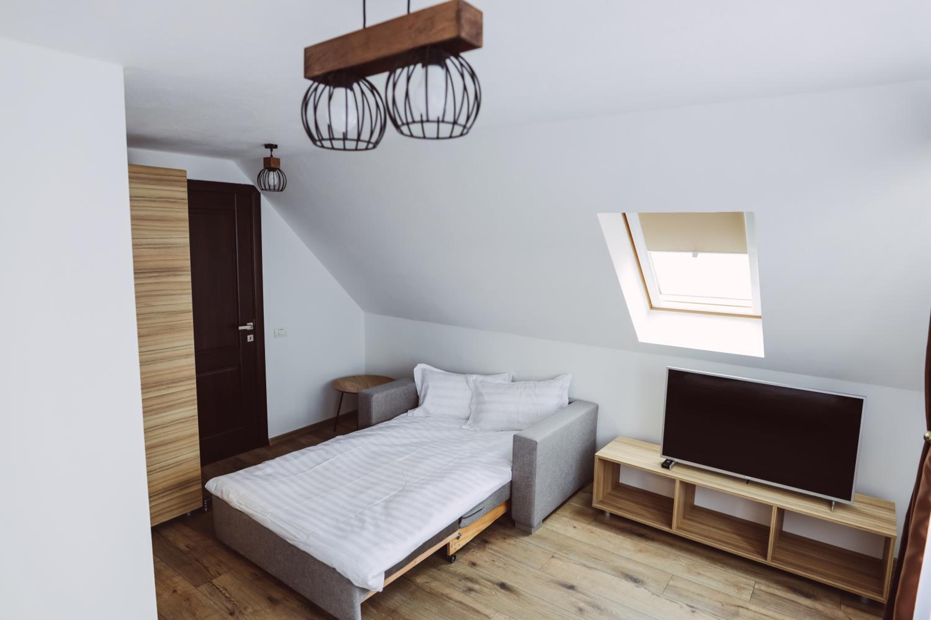 Quadruple Room with Mountain View photo 3