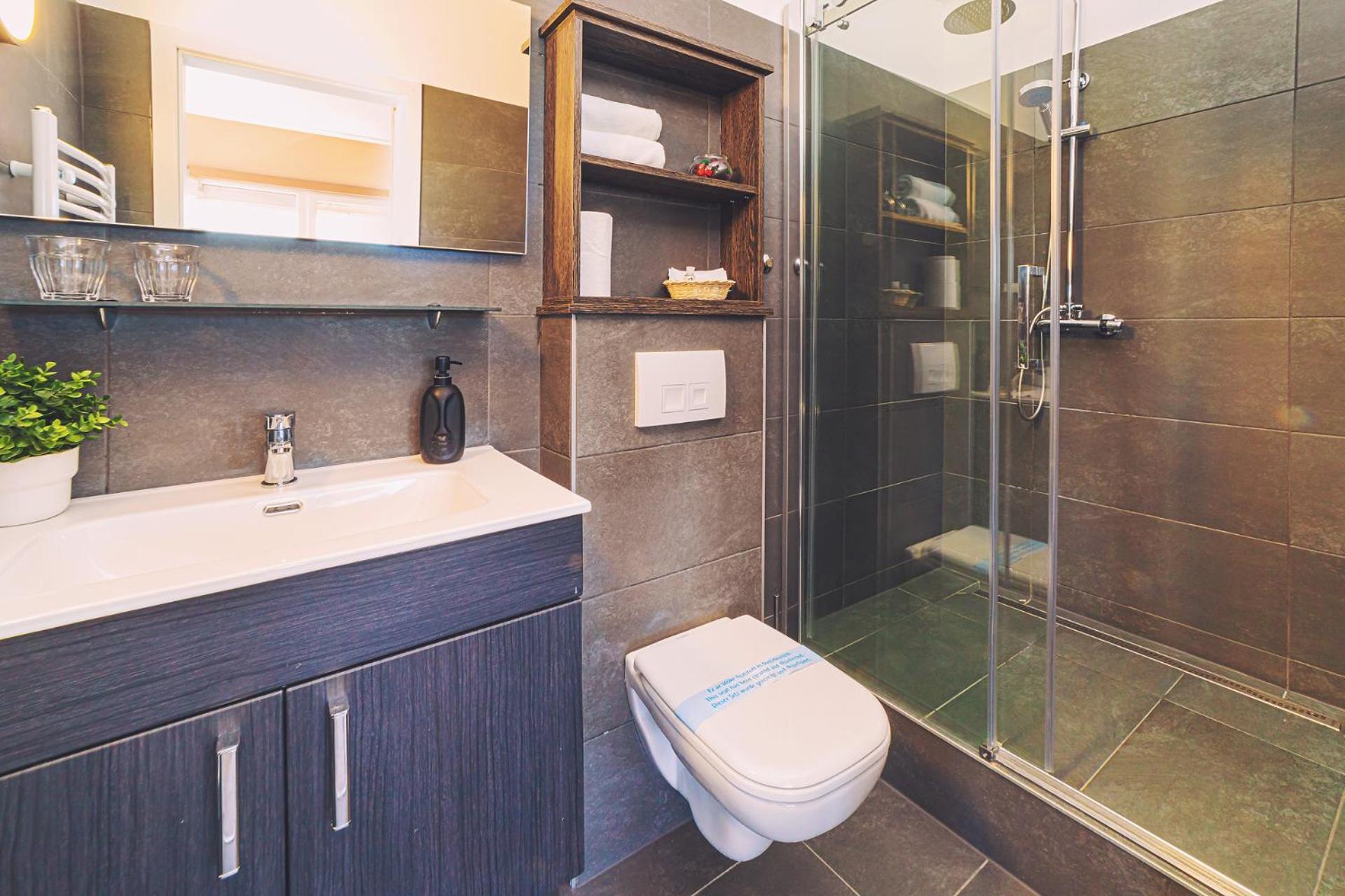 Suite with River View - Photo 4