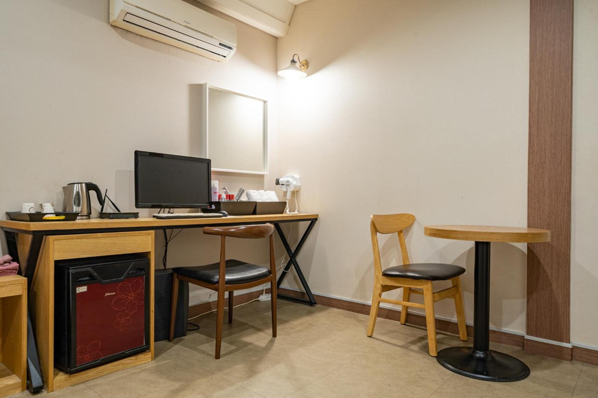 Economy Double Room - Photo 1