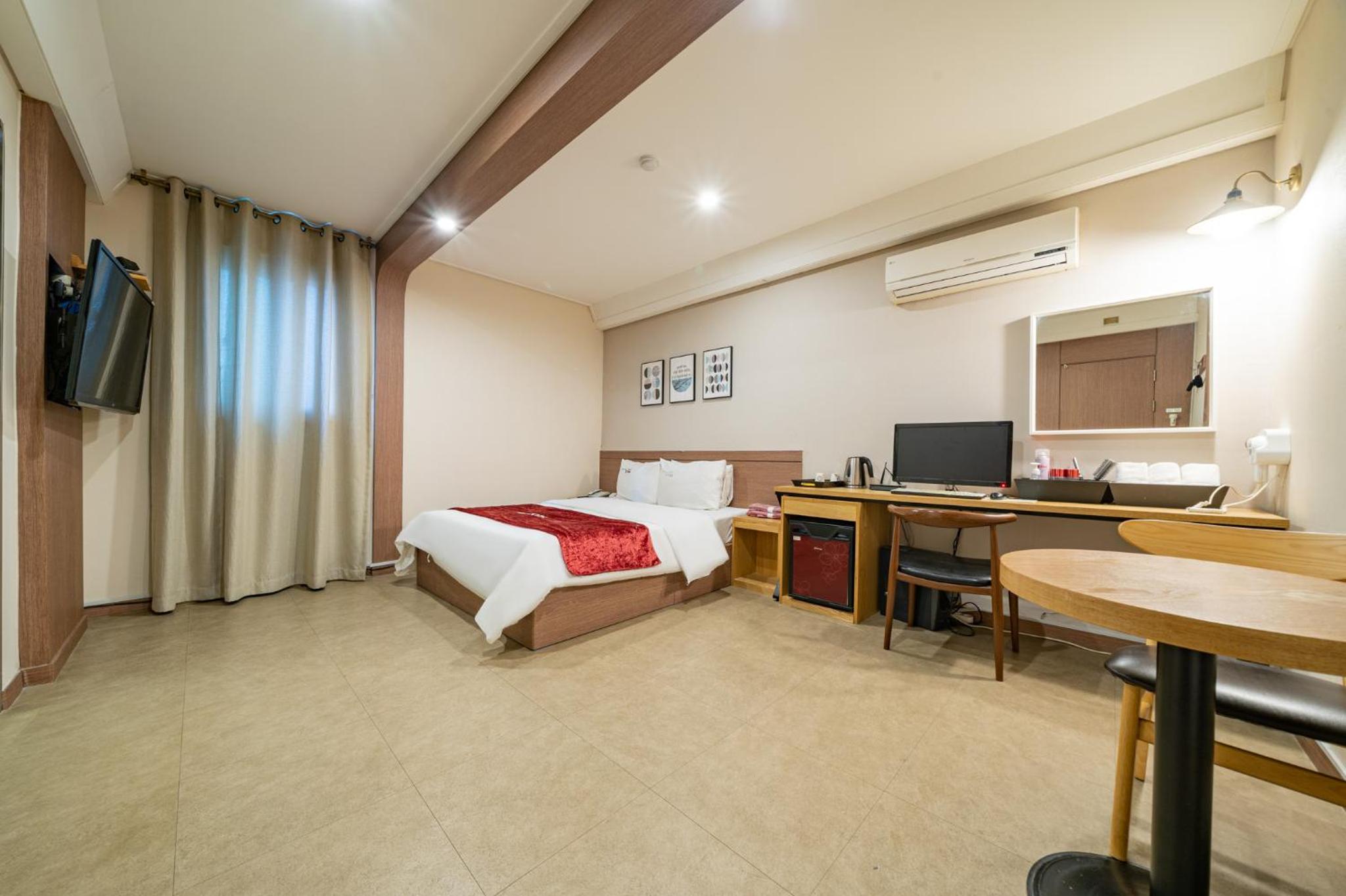 Economy Double Room - Photo 5
