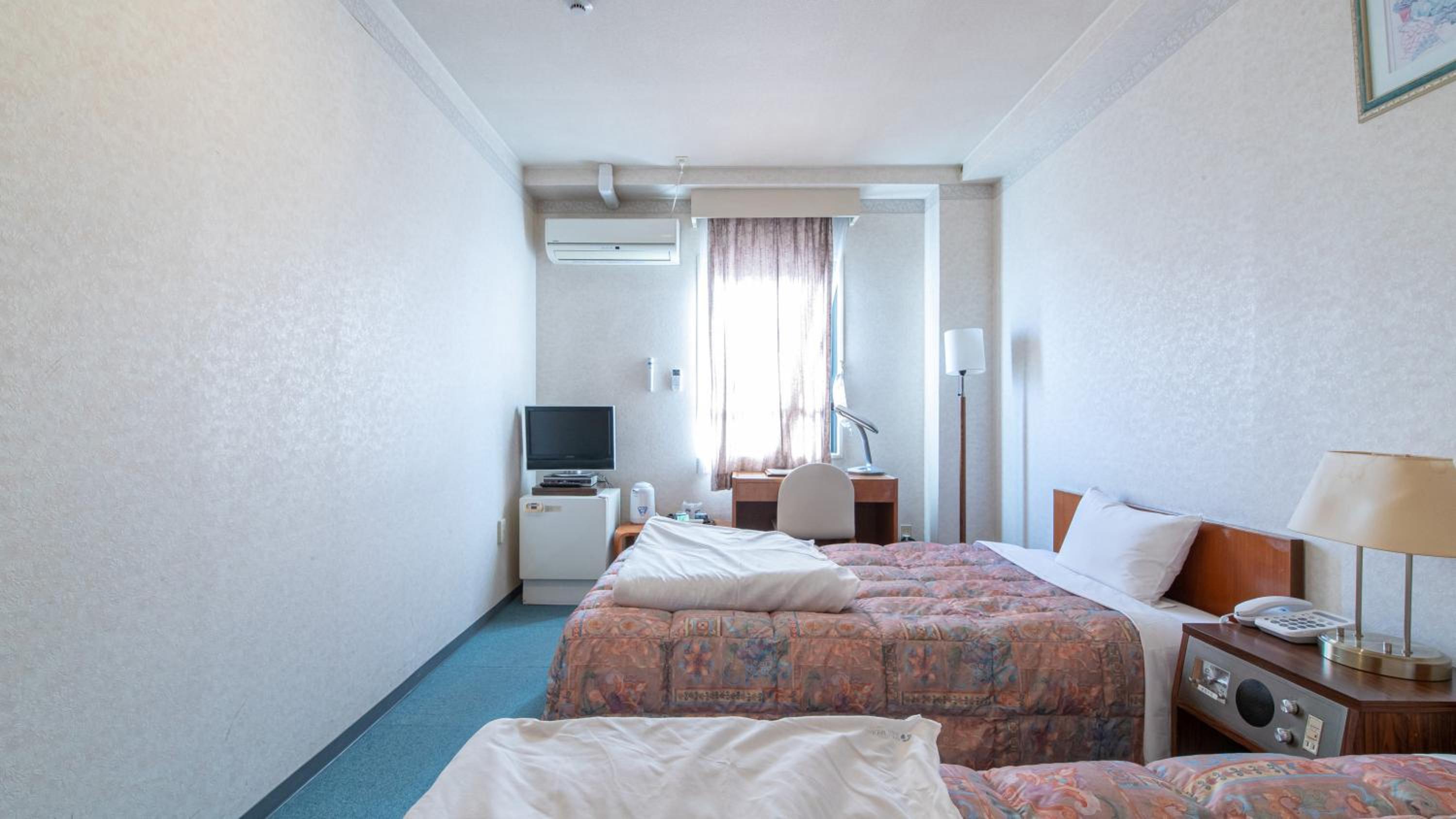 Twin Room - Photo 7