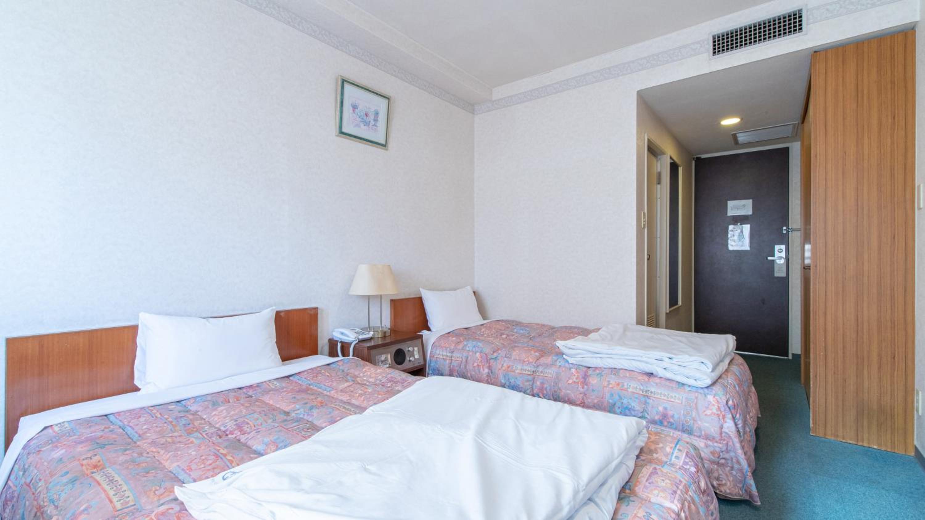 Twin Room - Photo 6