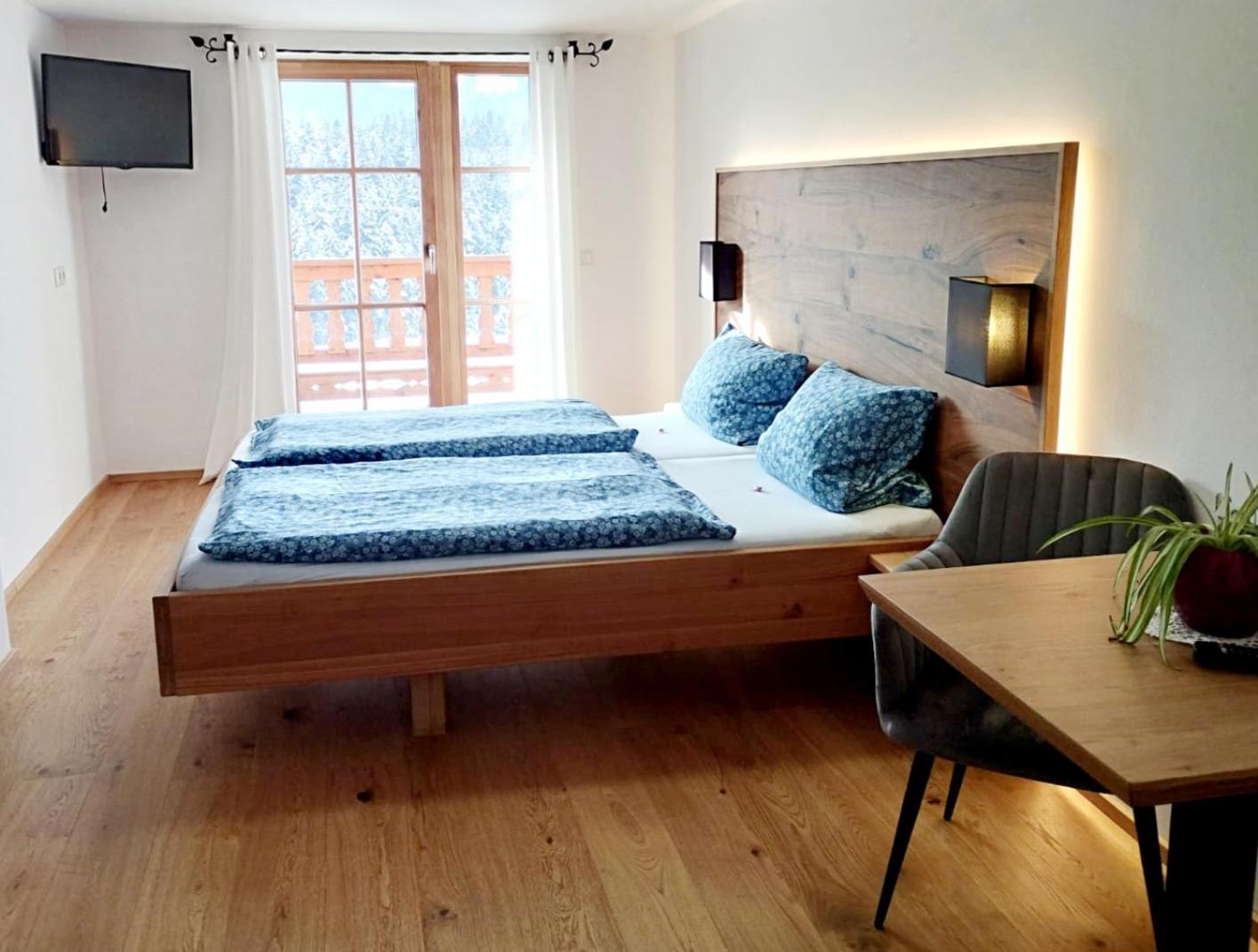 Double Room with Lake View photo 3