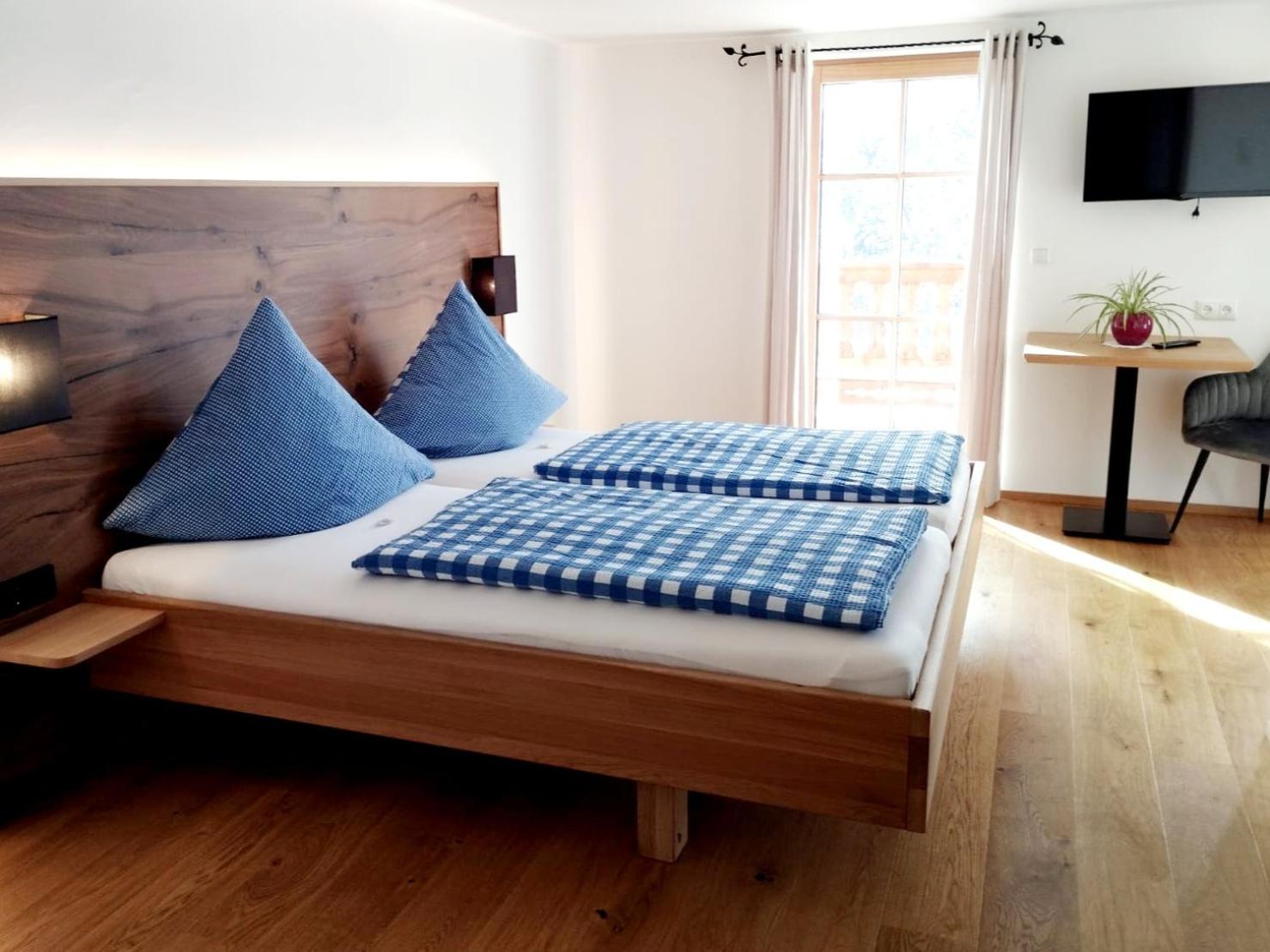 Double Room with Lake View photo 2