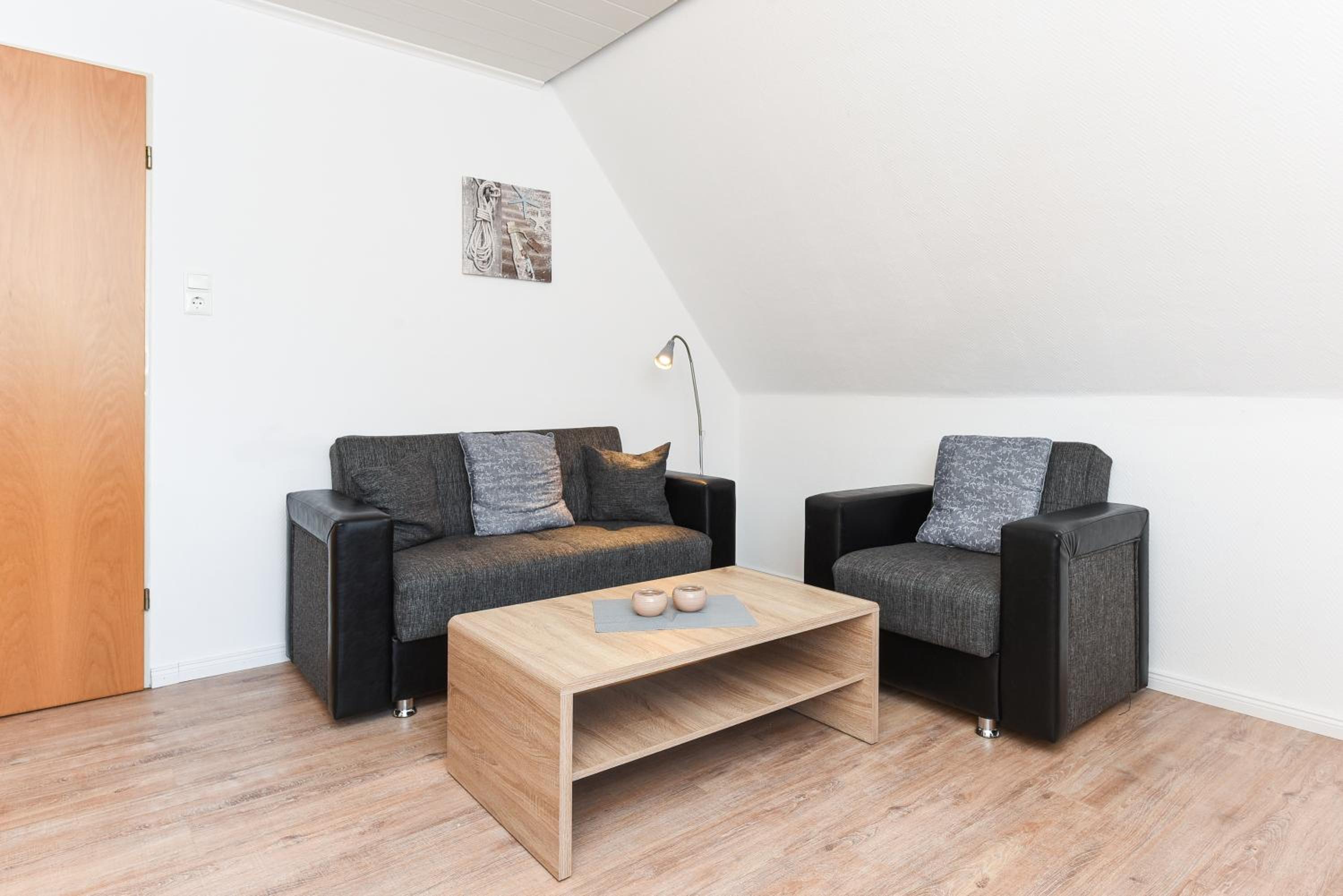 One-Bedroom Apartment photo 1