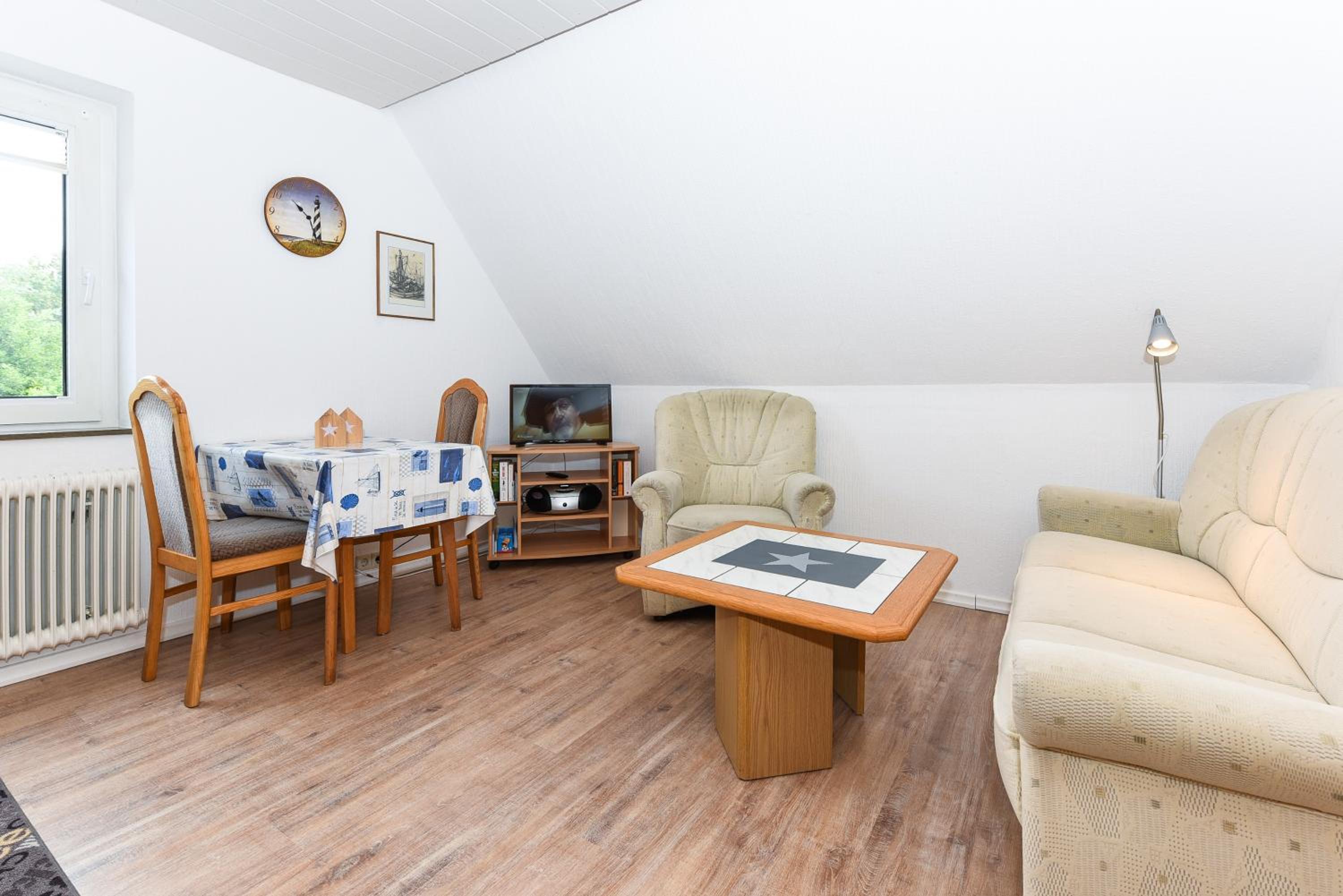 One-Bedroom Apartment photo 1