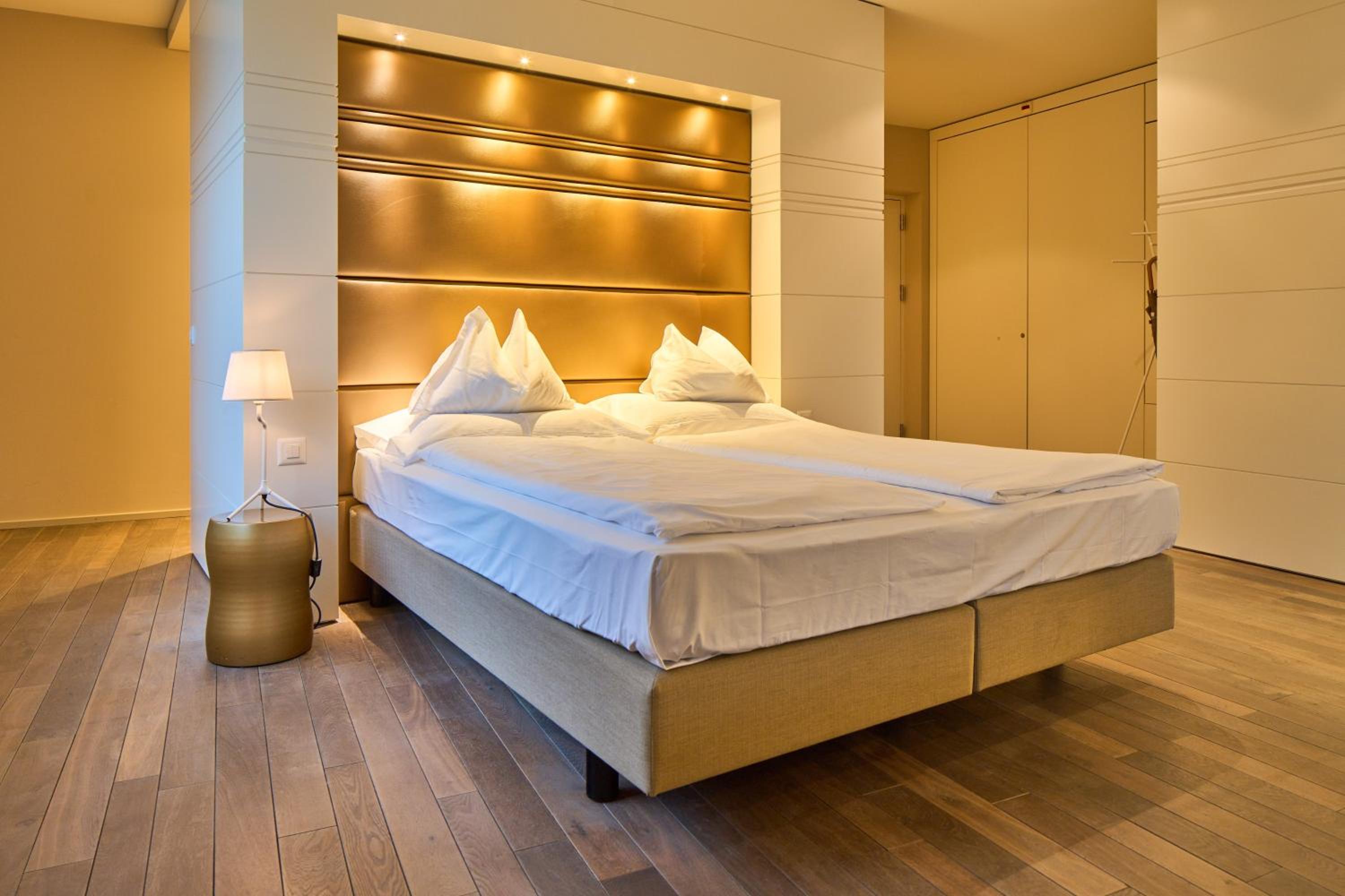 Junior Suite with Balcony and Riverview