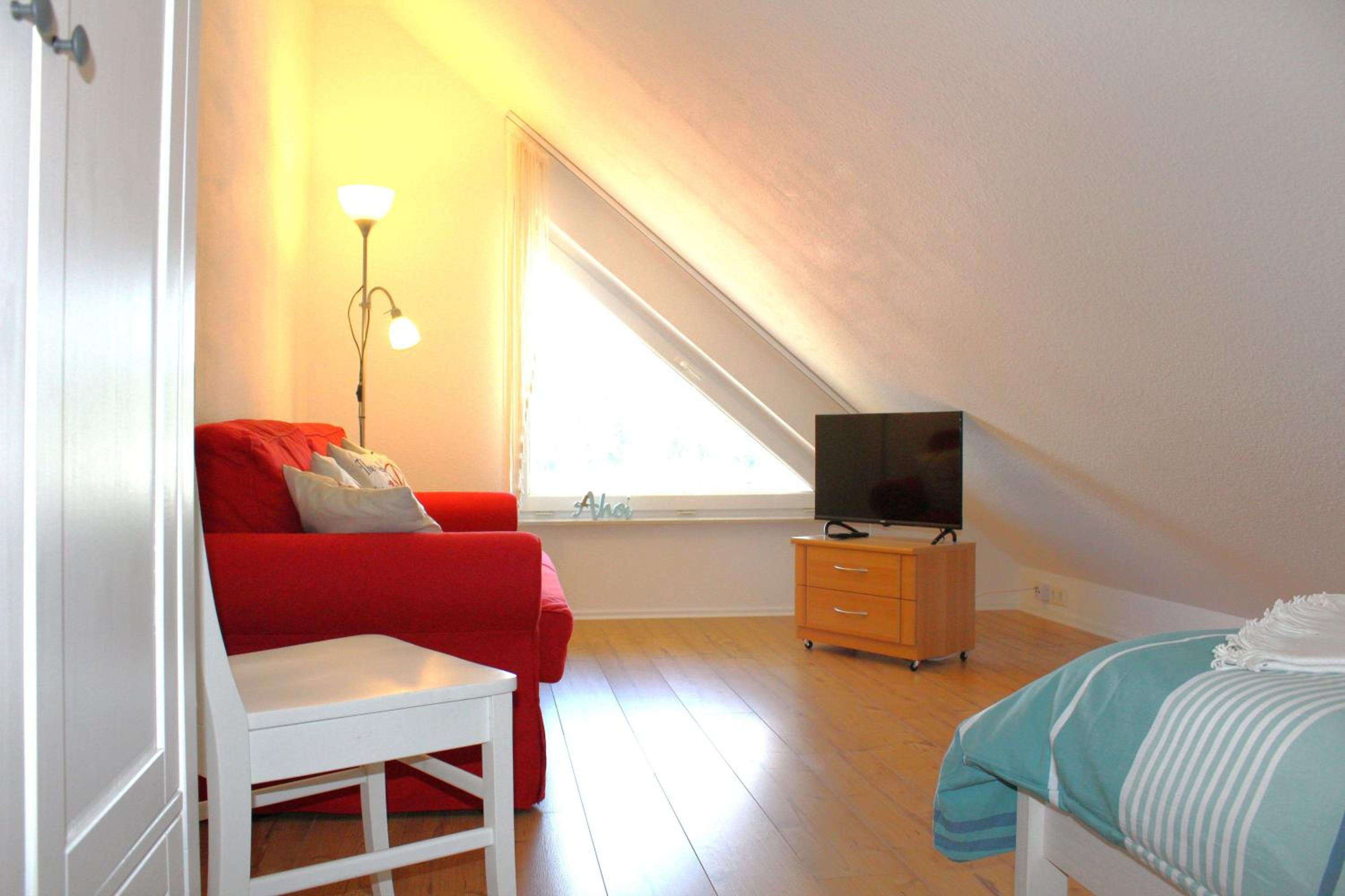 Three-Bedroom Apartment with Balcony photo 3