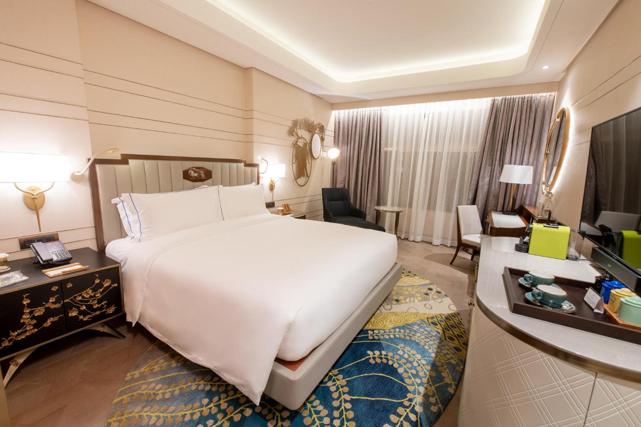 Superior Atrium King Room photo 2