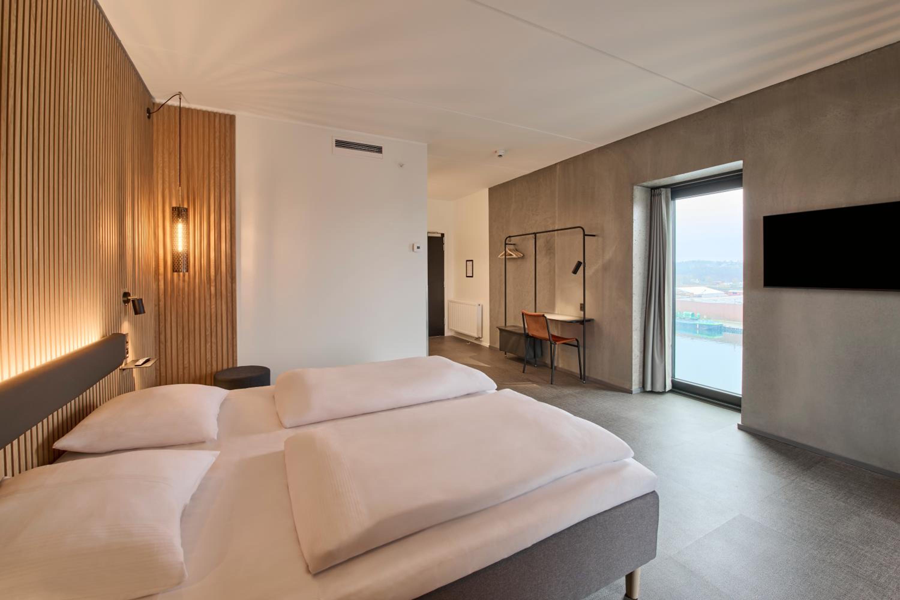 Standard Twin Room - Photo 4