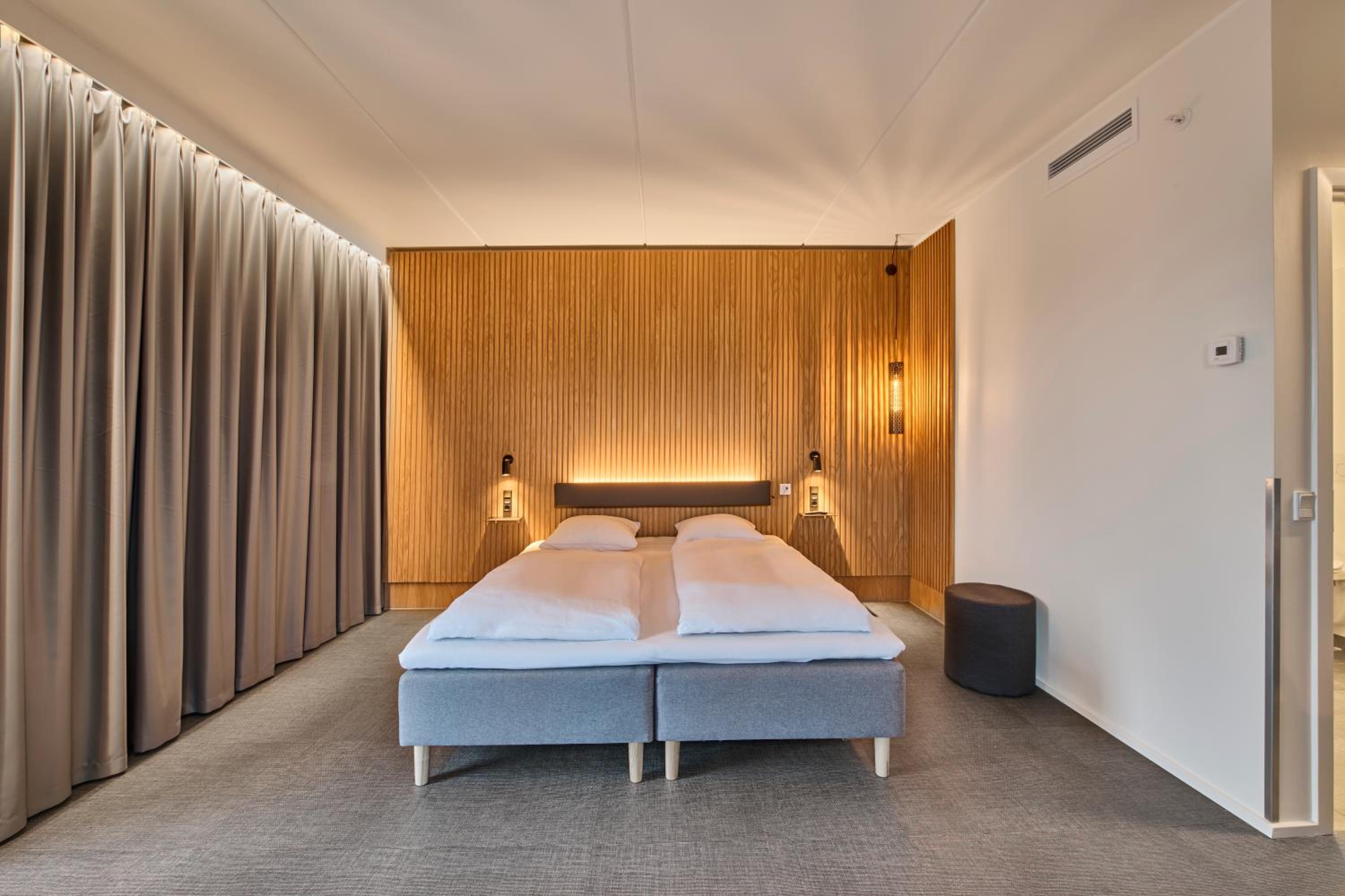 Standard Twin Room - Photo 3