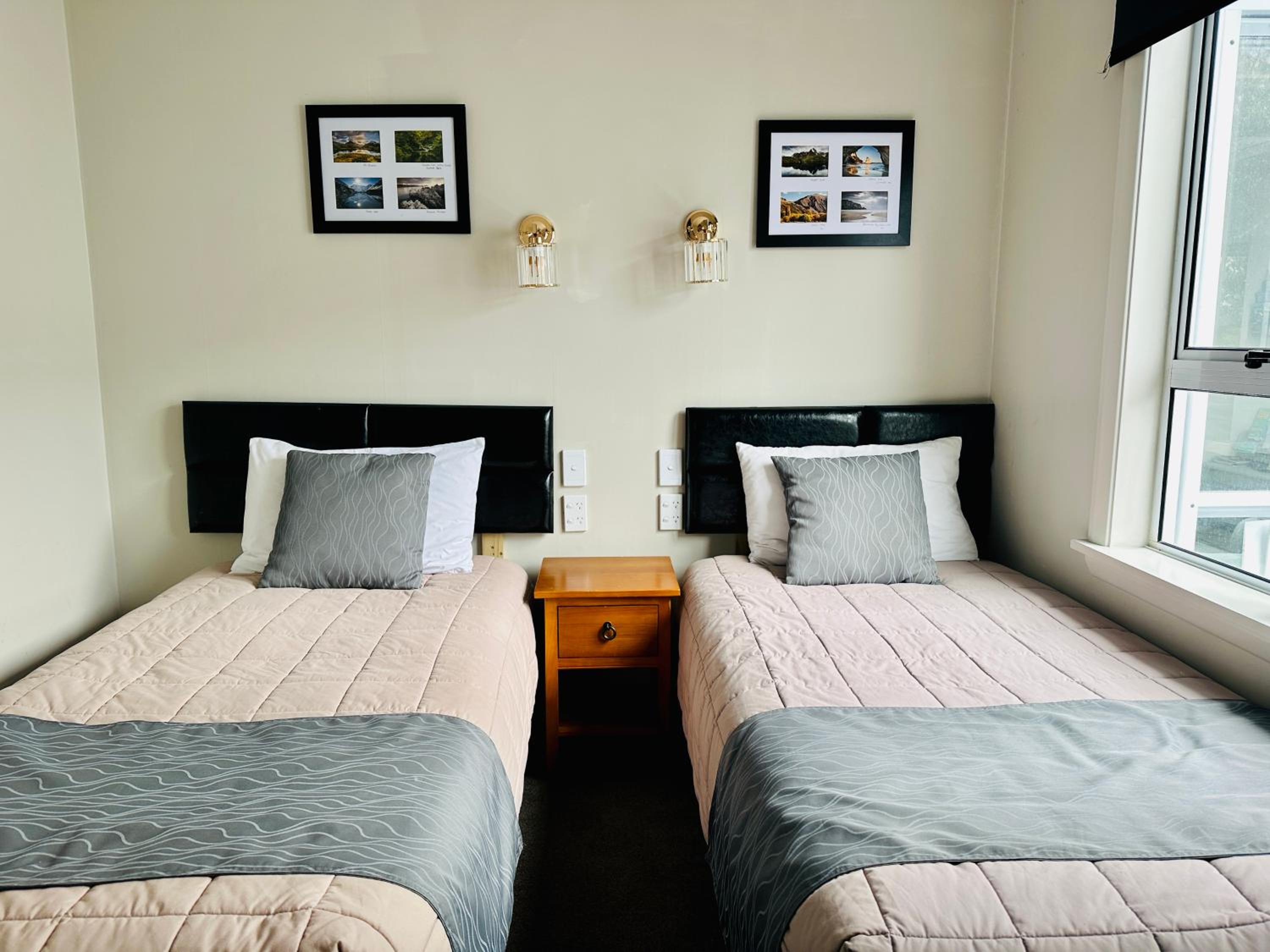 Two-Bedroom Suite - Photo 4