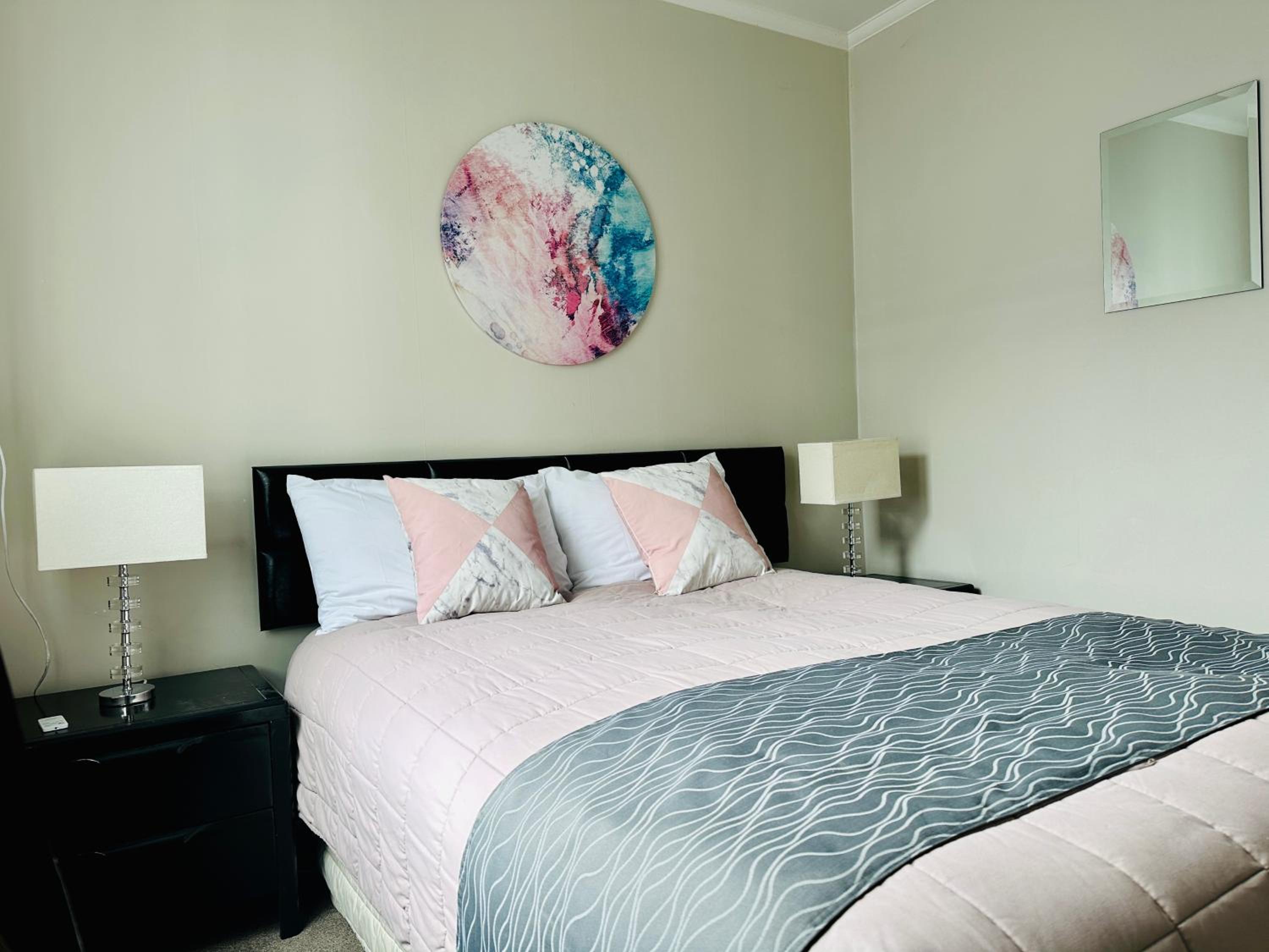 Two-Bedroom Suite - Photo 3