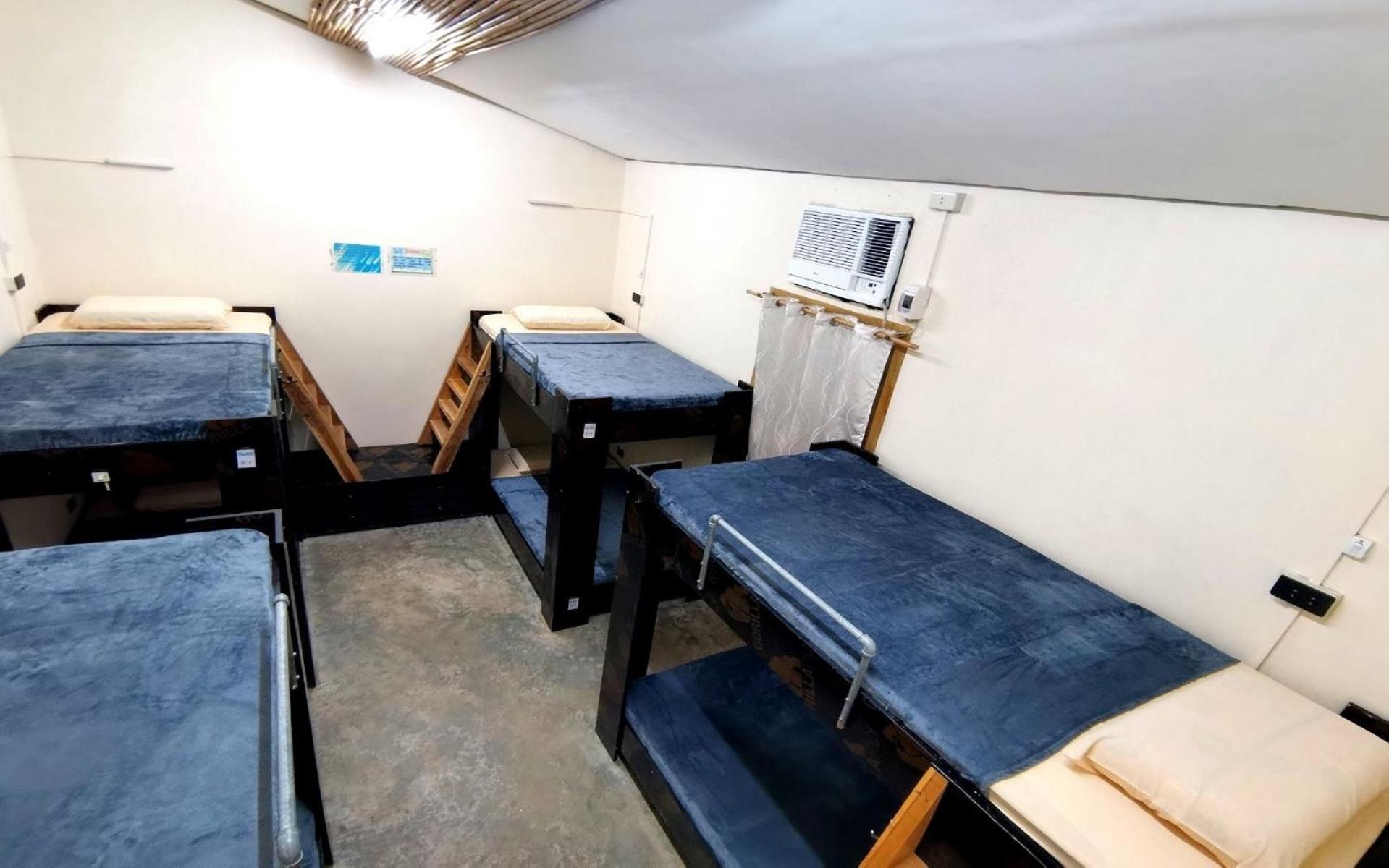 Bed in 8-Bed Mixed Dormitory Room photo 1