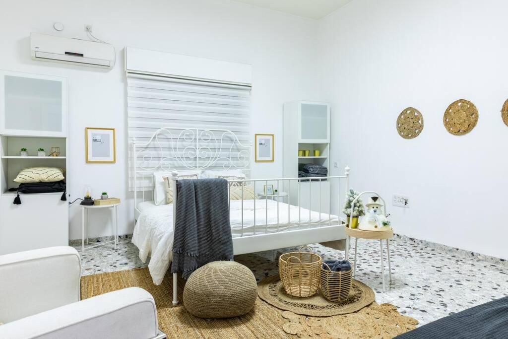 Two-Bedroom House - Photo 1